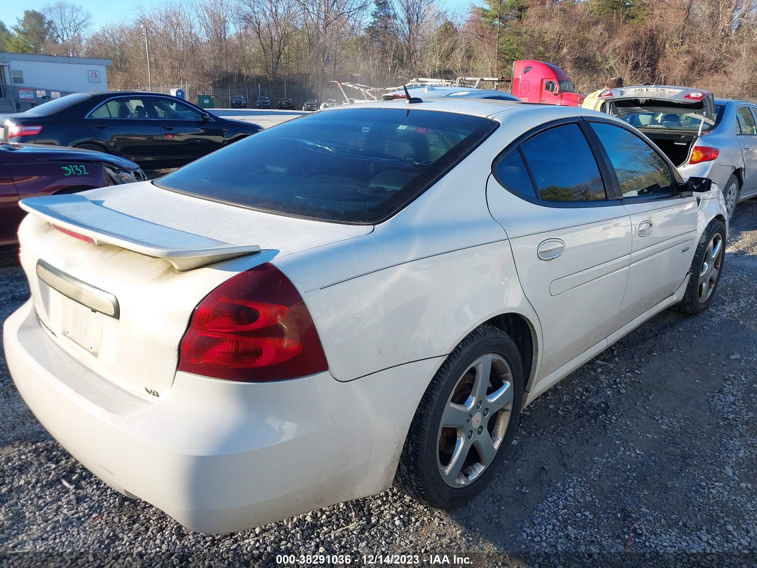 Photo 3 VIN: 2G2WC55C281108786 - PONTIAC GRAND PRIX 