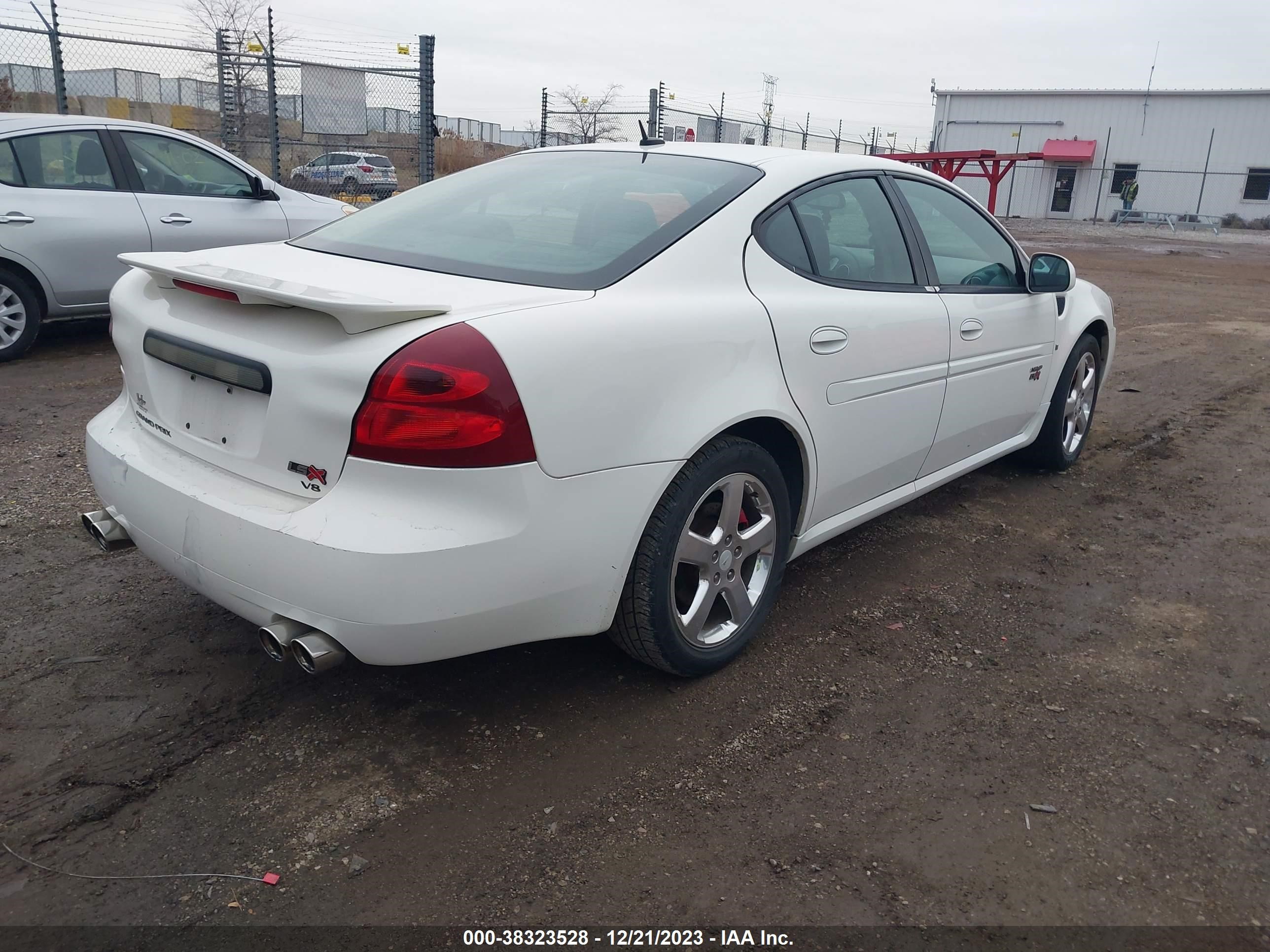 Photo 3 VIN: 2G2WC55C681173415 - PONTIAC GRAND PRIX 