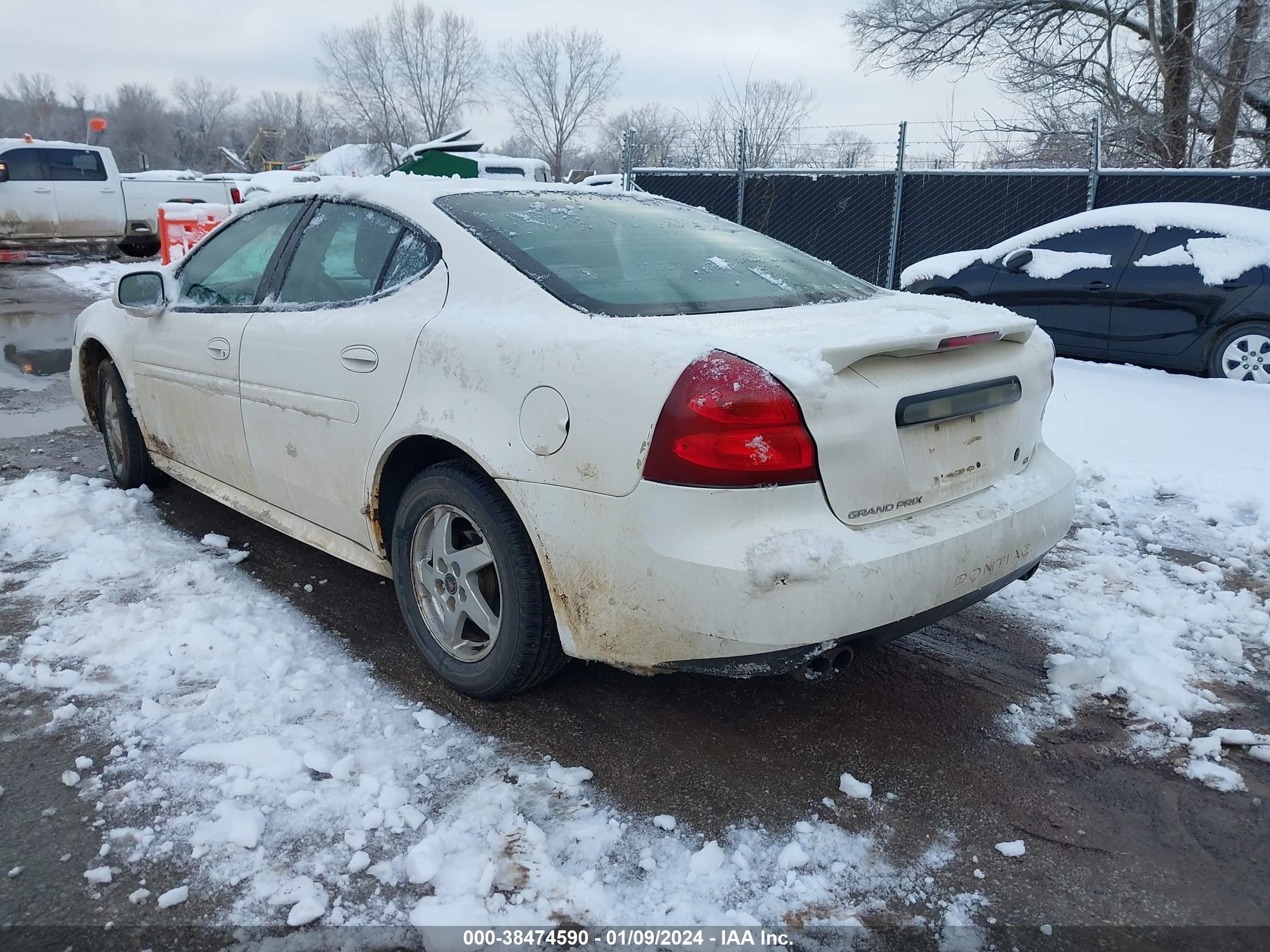 Photo 2 VIN: 2G2WP522041277750 - PONTIAC GRAND PRIX 