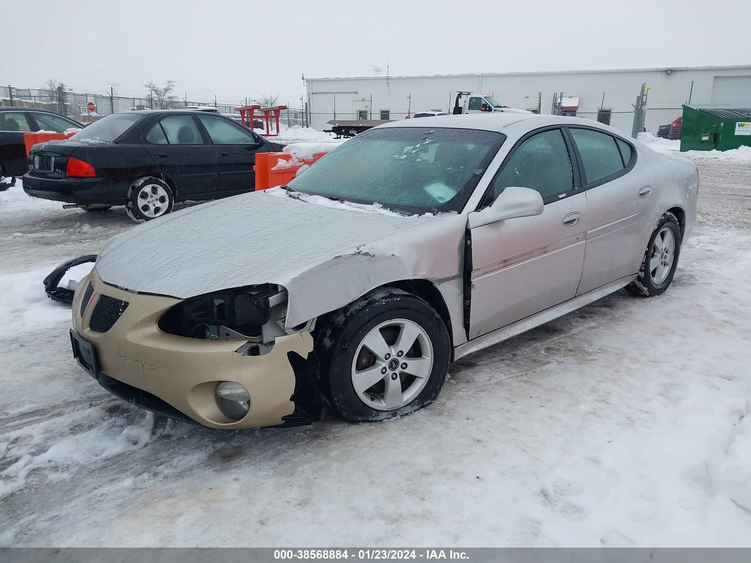 Photo 1 VIN: 2G2WP522051174474 - PONTIAC GRAND PRIX 