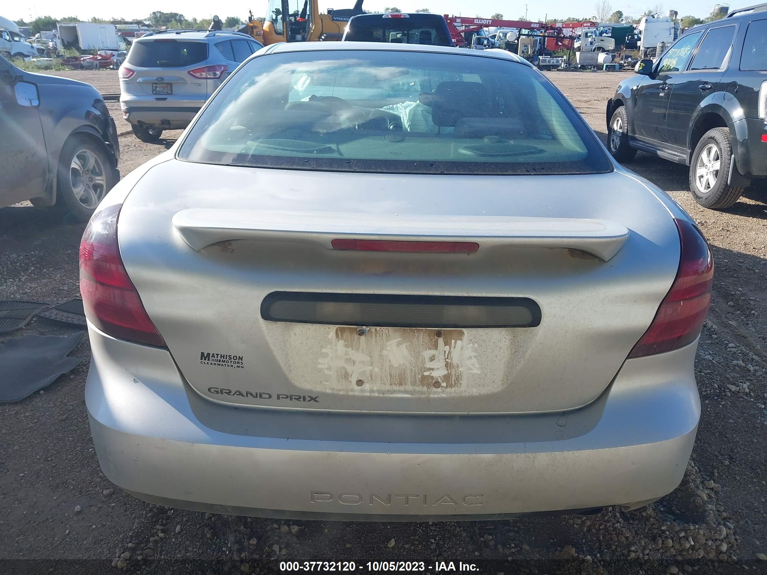 Photo 15 VIN: 2G2WP522051262540 - PONTIAC GRAND PRIX 