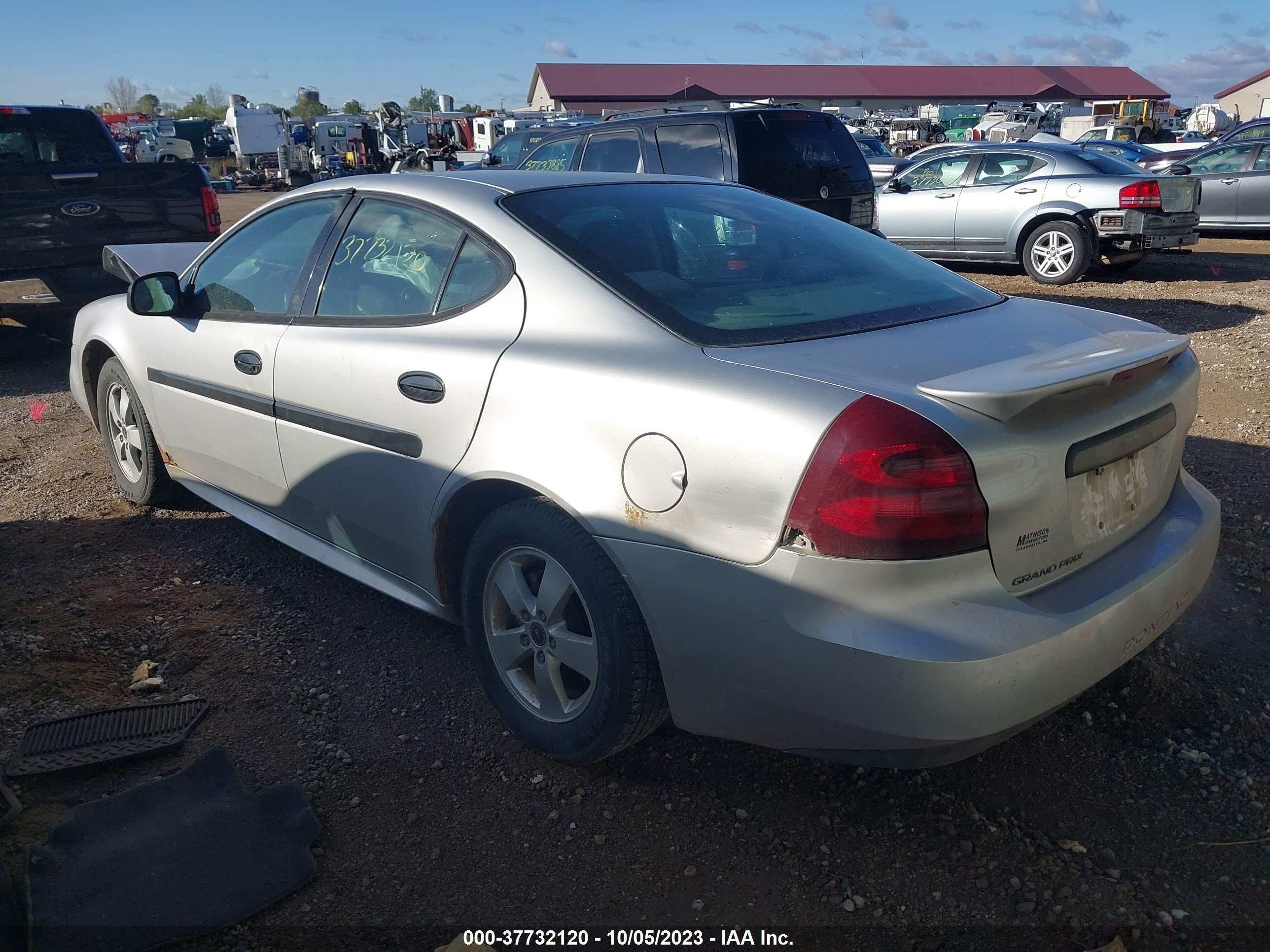 Photo 2 VIN: 2G2WP522051262540 - PONTIAC GRAND PRIX 