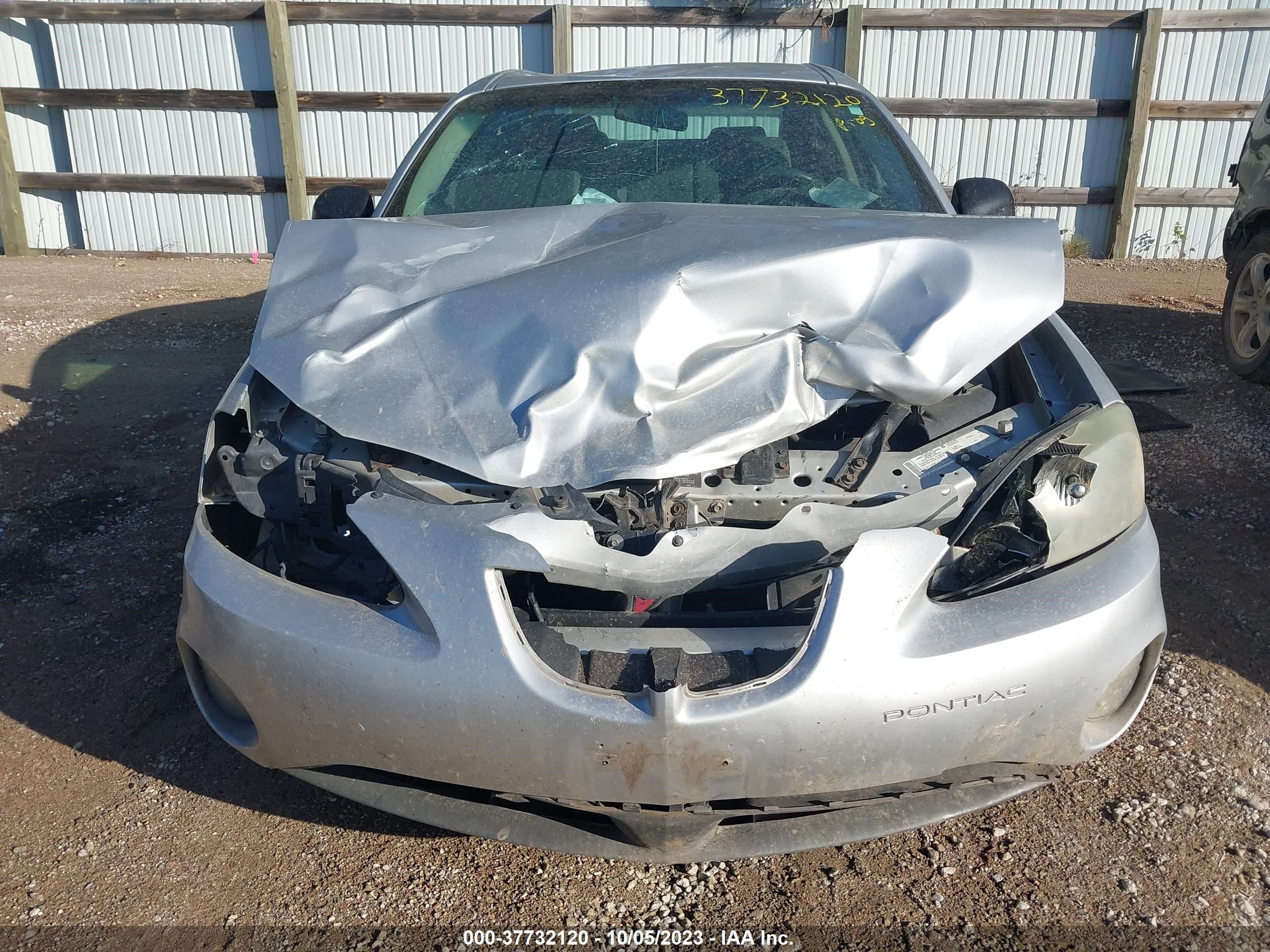 Photo 5 VIN: 2G2WP522051262540 - PONTIAC GRAND PRIX 