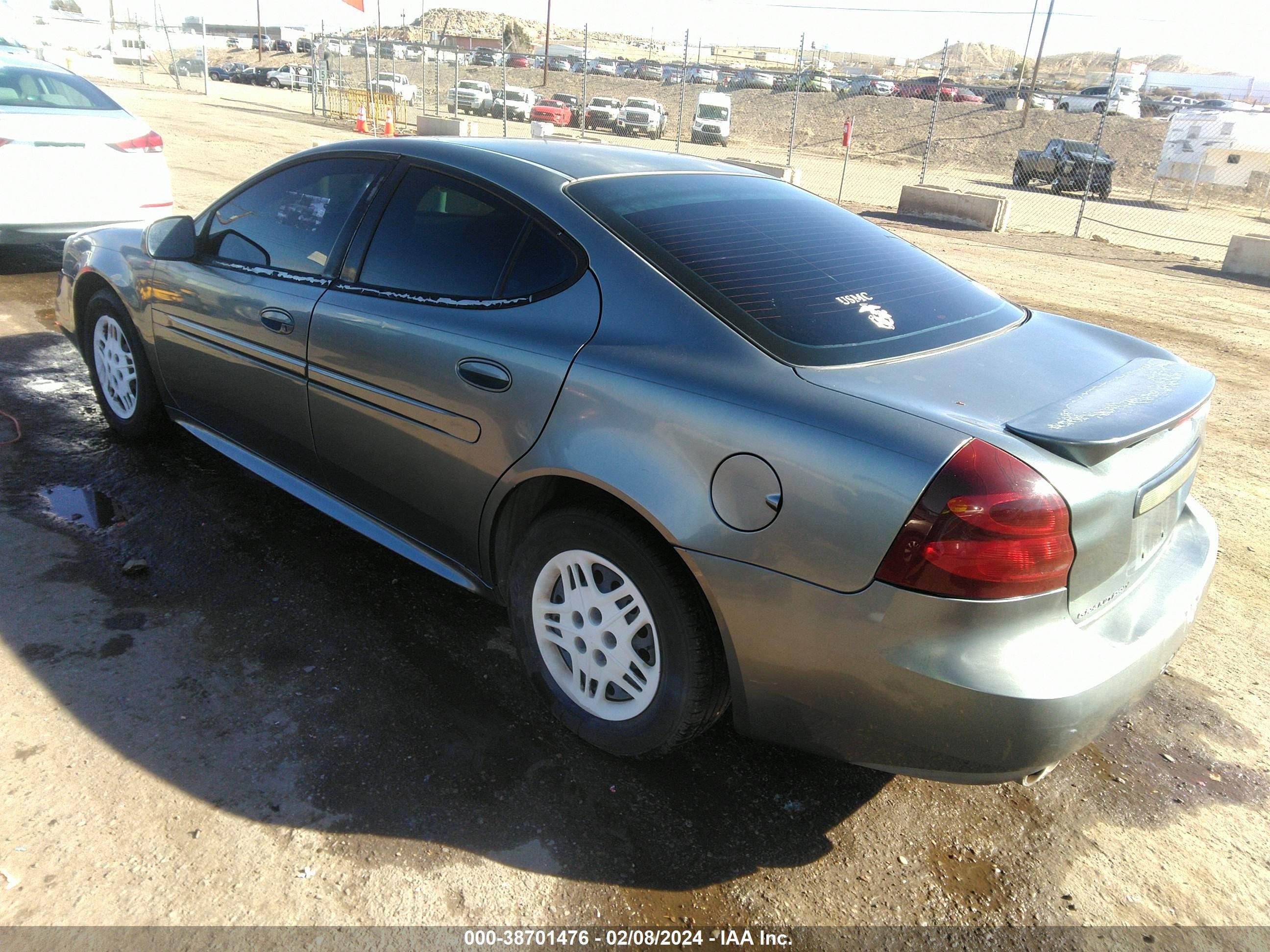 Photo 2 VIN: 2G2WP522241296235 - PONTIAC GRAND PRIX 