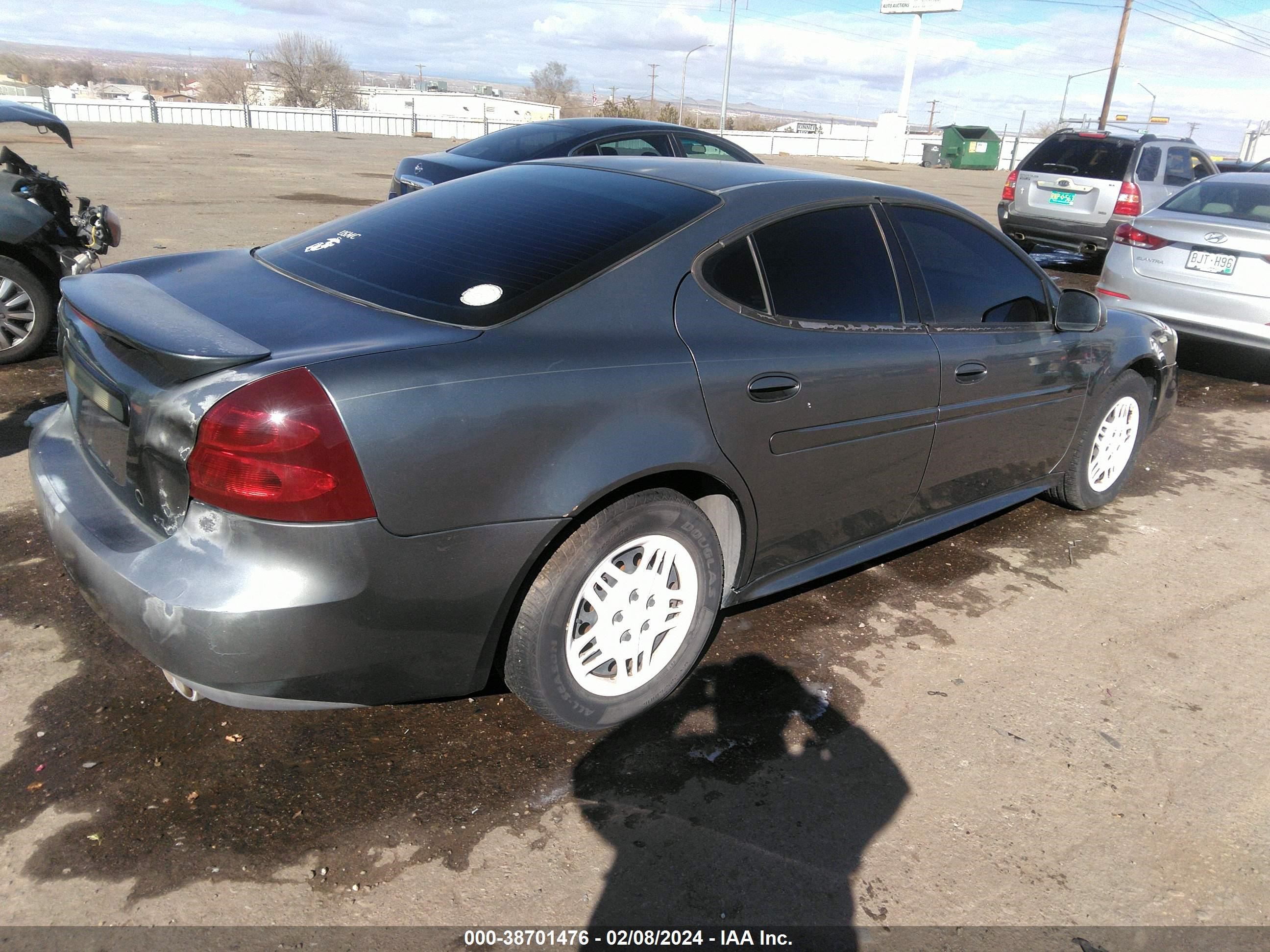 Photo 3 VIN: 2G2WP522241296235 - PONTIAC GRAND PRIX 