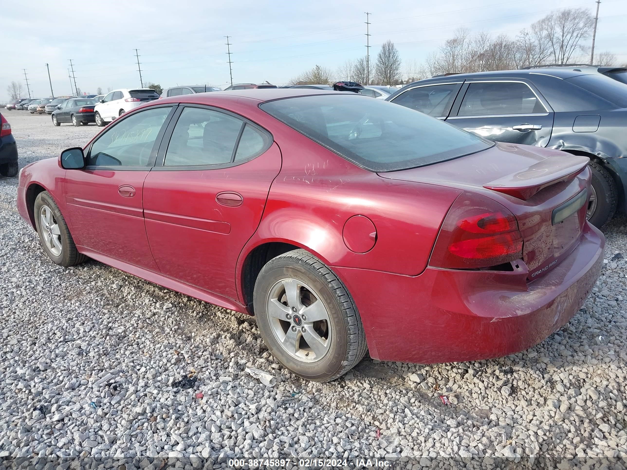 Photo 2 VIN: 2G2WP522351193228 - PONTIAC GRAND PRIX 