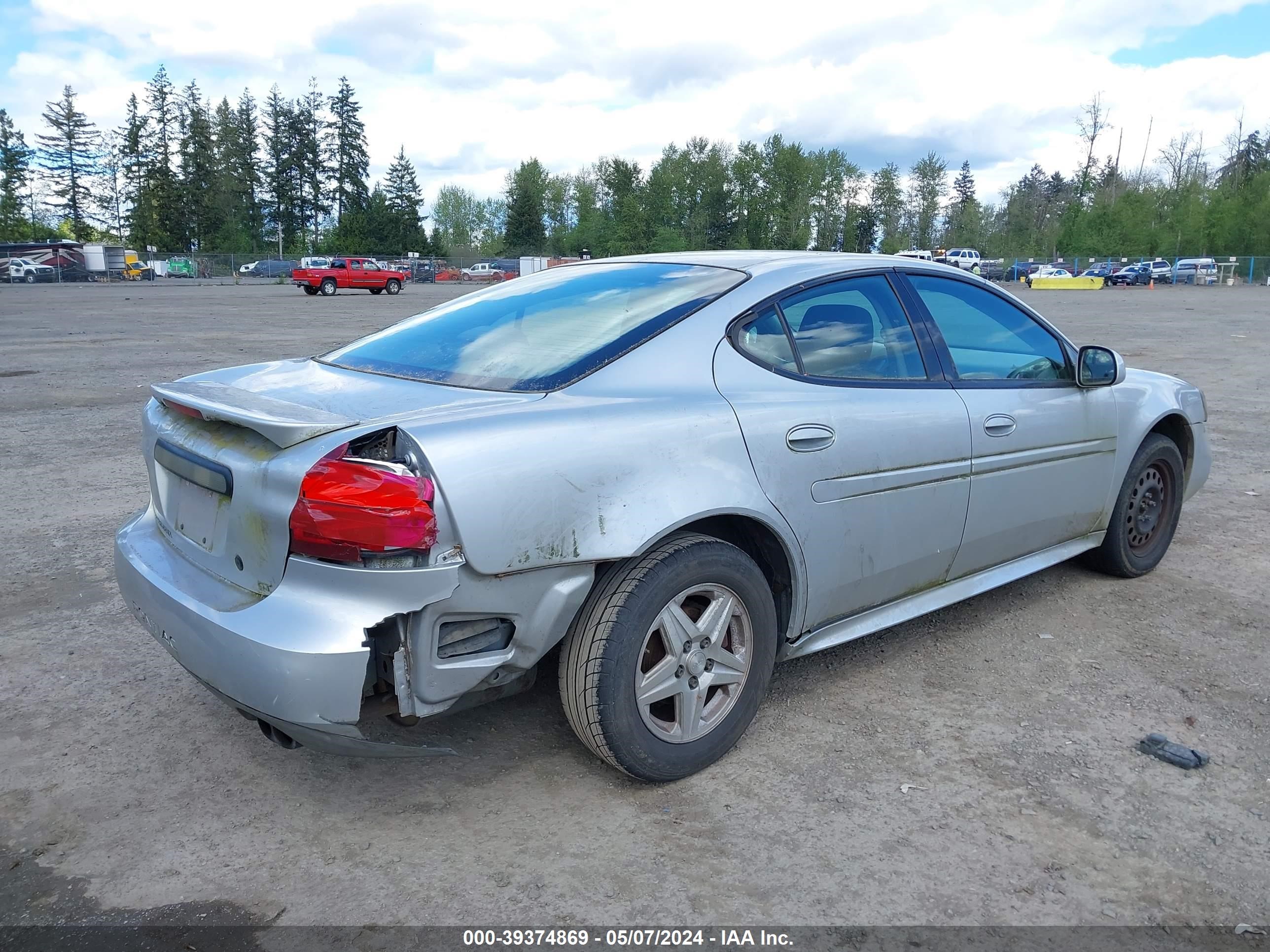 Photo 3 VIN: 2G2WP522441187212 - PONTIAC GRAND PRIX 