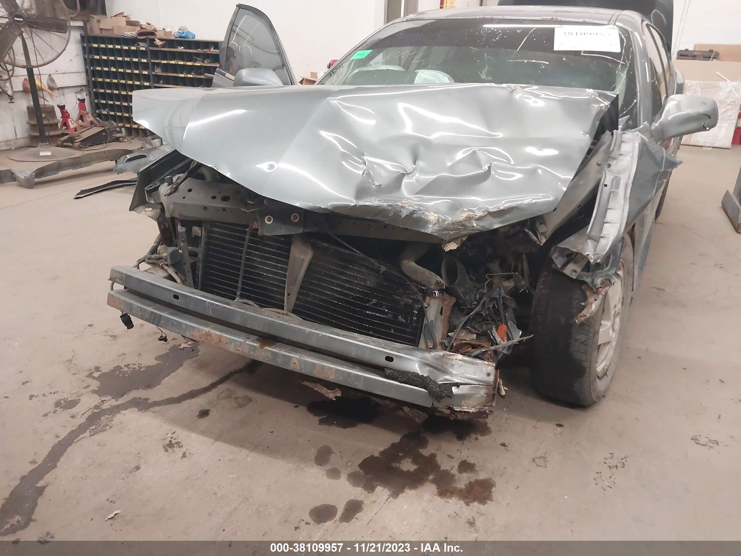 Photo 5 VIN: 2G2WP522441211119 - PONTIAC GRAND PRIX 