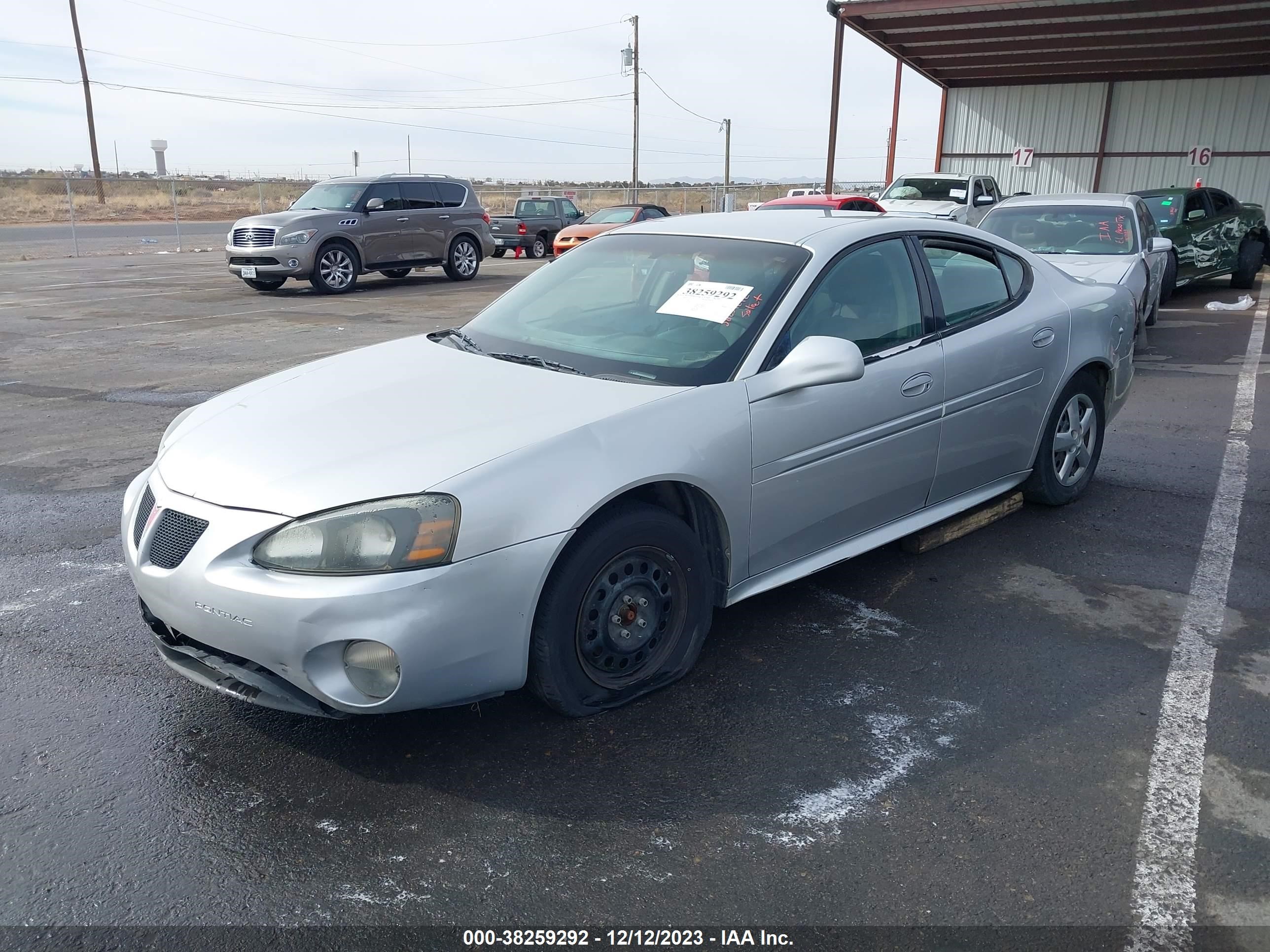 Photo 1 VIN: 2G2WP522451163946 - PONTIAC GRAND PRIX 