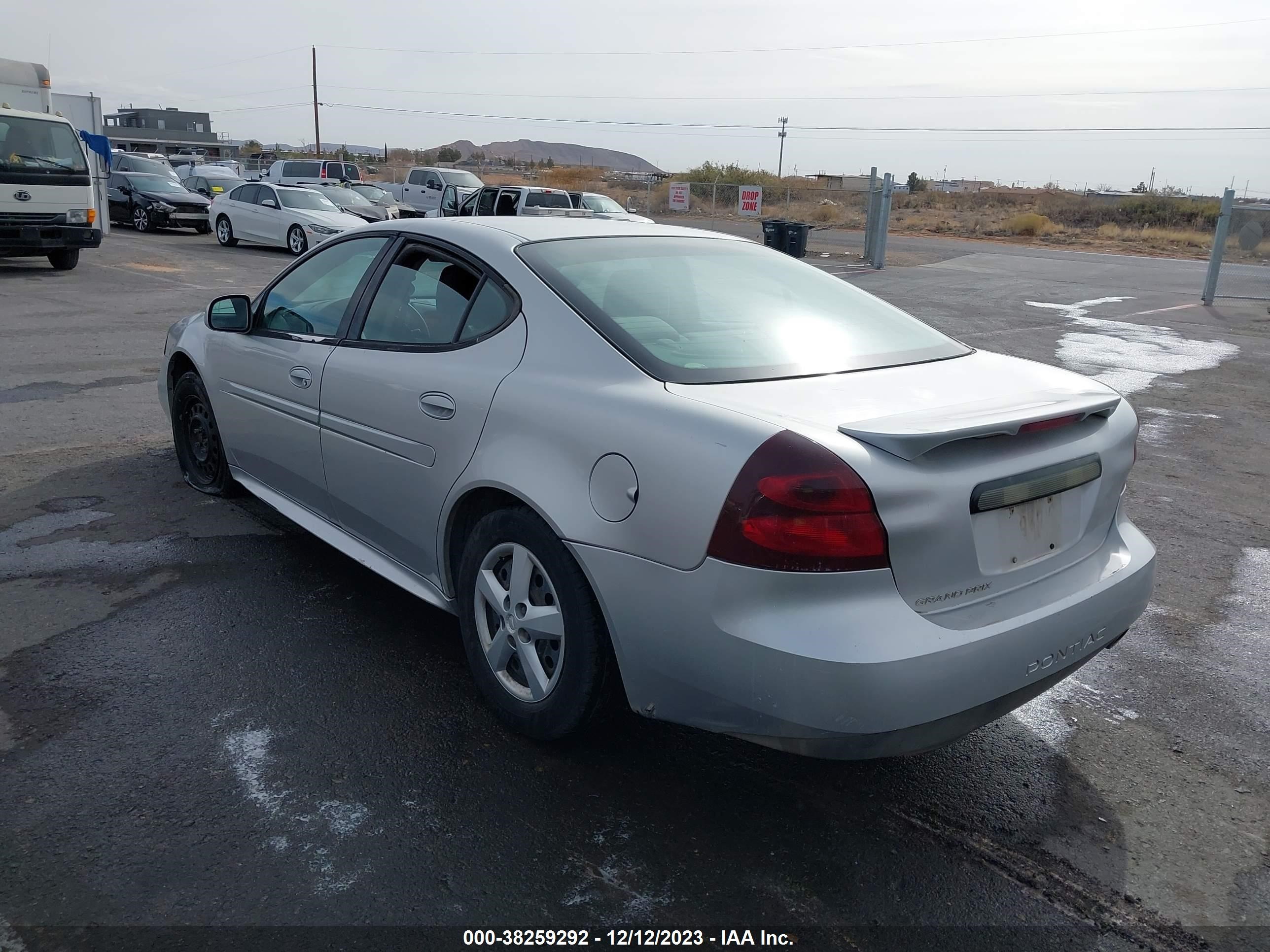 Photo 2 VIN: 2G2WP522451163946 - PONTIAC GRAND PRIX 