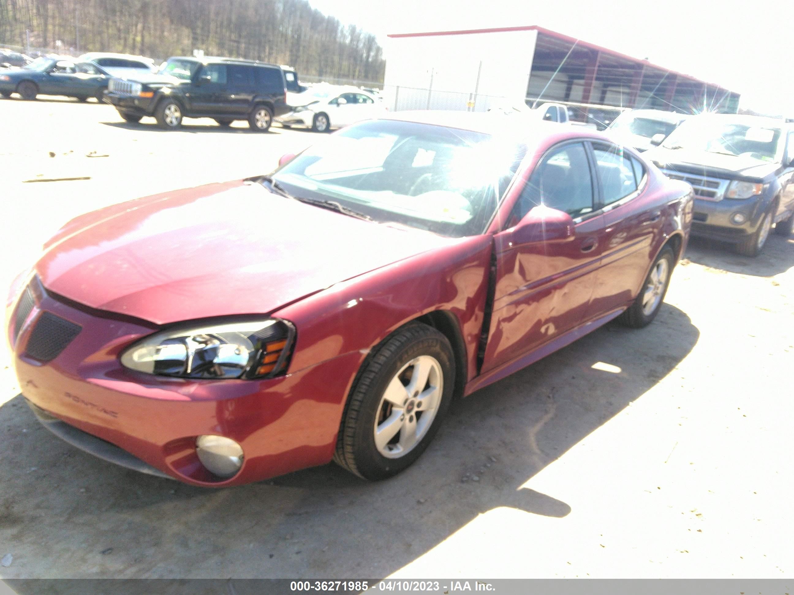 Photo 1 VIN: 2G2WP522451197465 - PONTIAC GRAND PRIX 