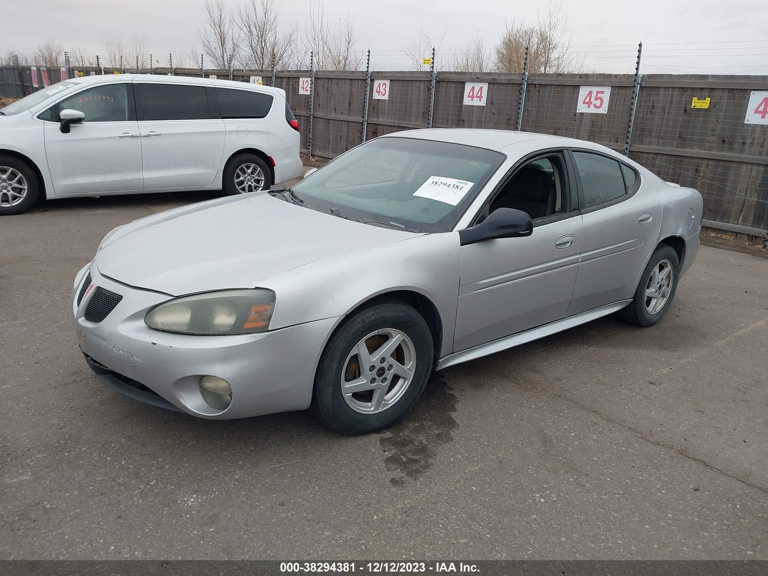 Photo 1 VIN: 2G2WP522541308247 - PONTIAC GRAND PRIX 