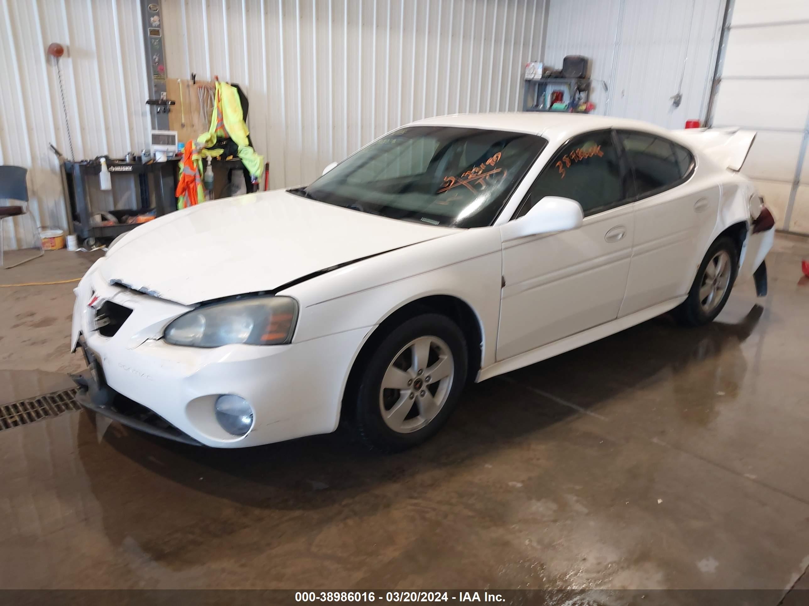 Photo 1 VIN: 2G2WP522551151806 - PONTIAC GRAND PRIX 