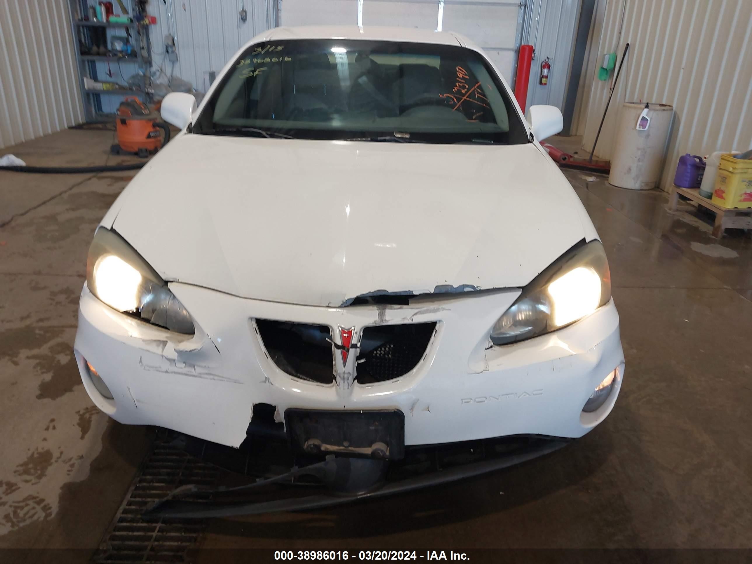 Photo 11 VIN: 2G2WP522551151806 - PONTIAC GRAND PRIX 