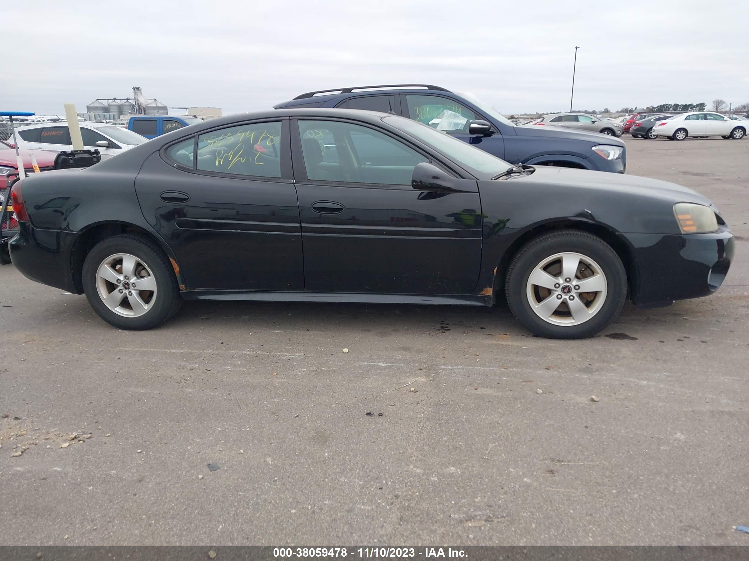 Photo 12 VIN: 2G2WP522551245961 - PONTIAC GRAND PRIX 