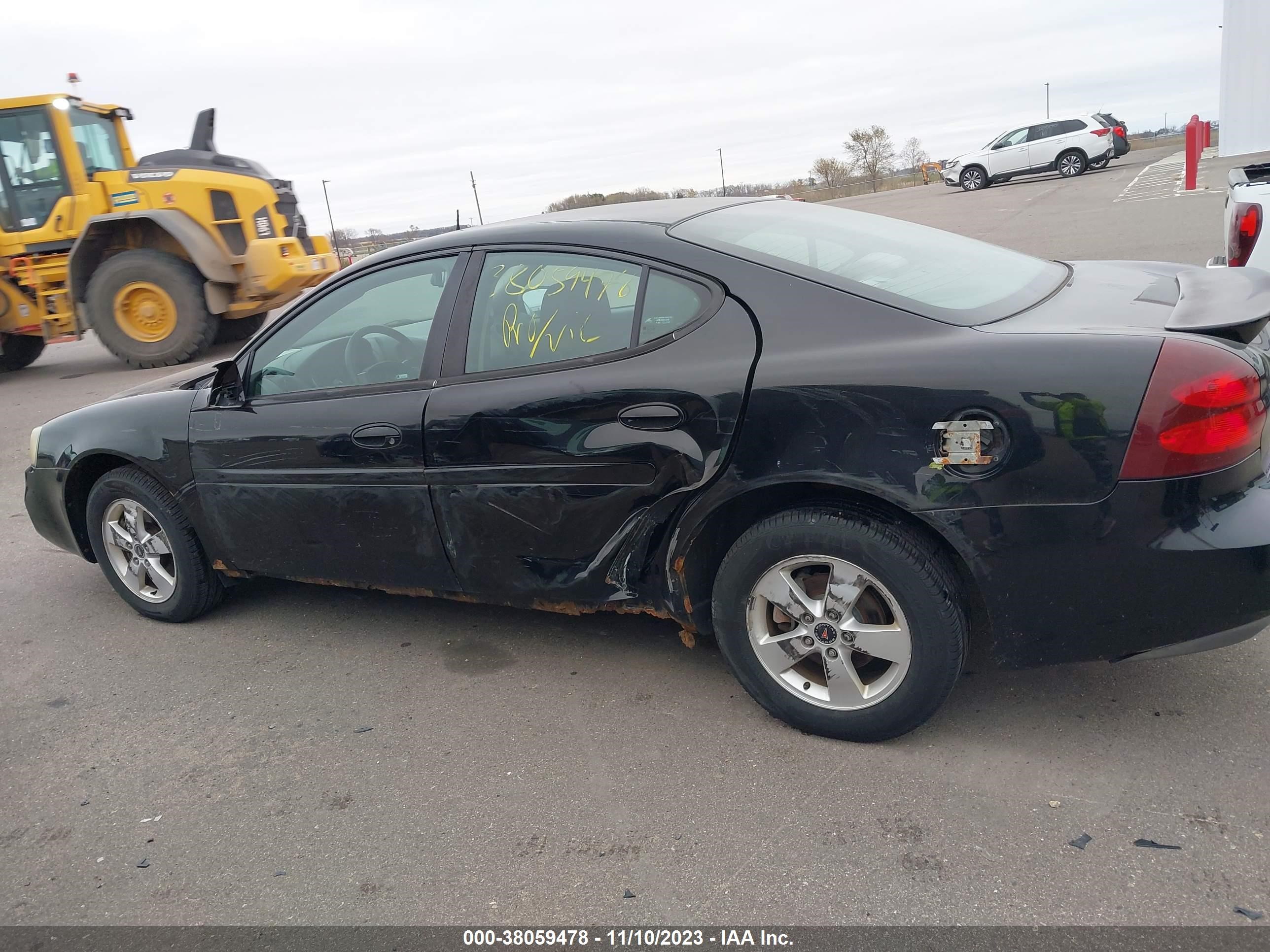 Photo 13 VIN: 2G2WP522551245961 - PONTIAC GRAND PRIX 