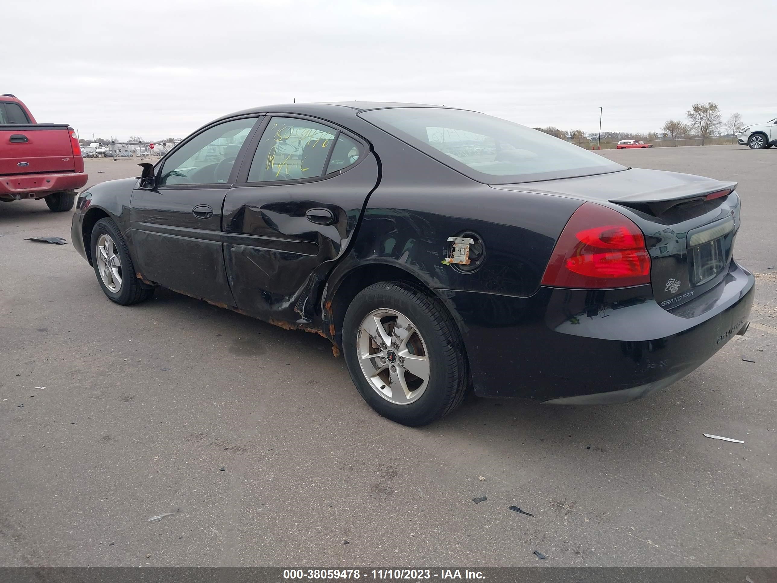 Photo 2 VIN: 2G2WP522551245961 - PONTIAC GRAND PRIX 