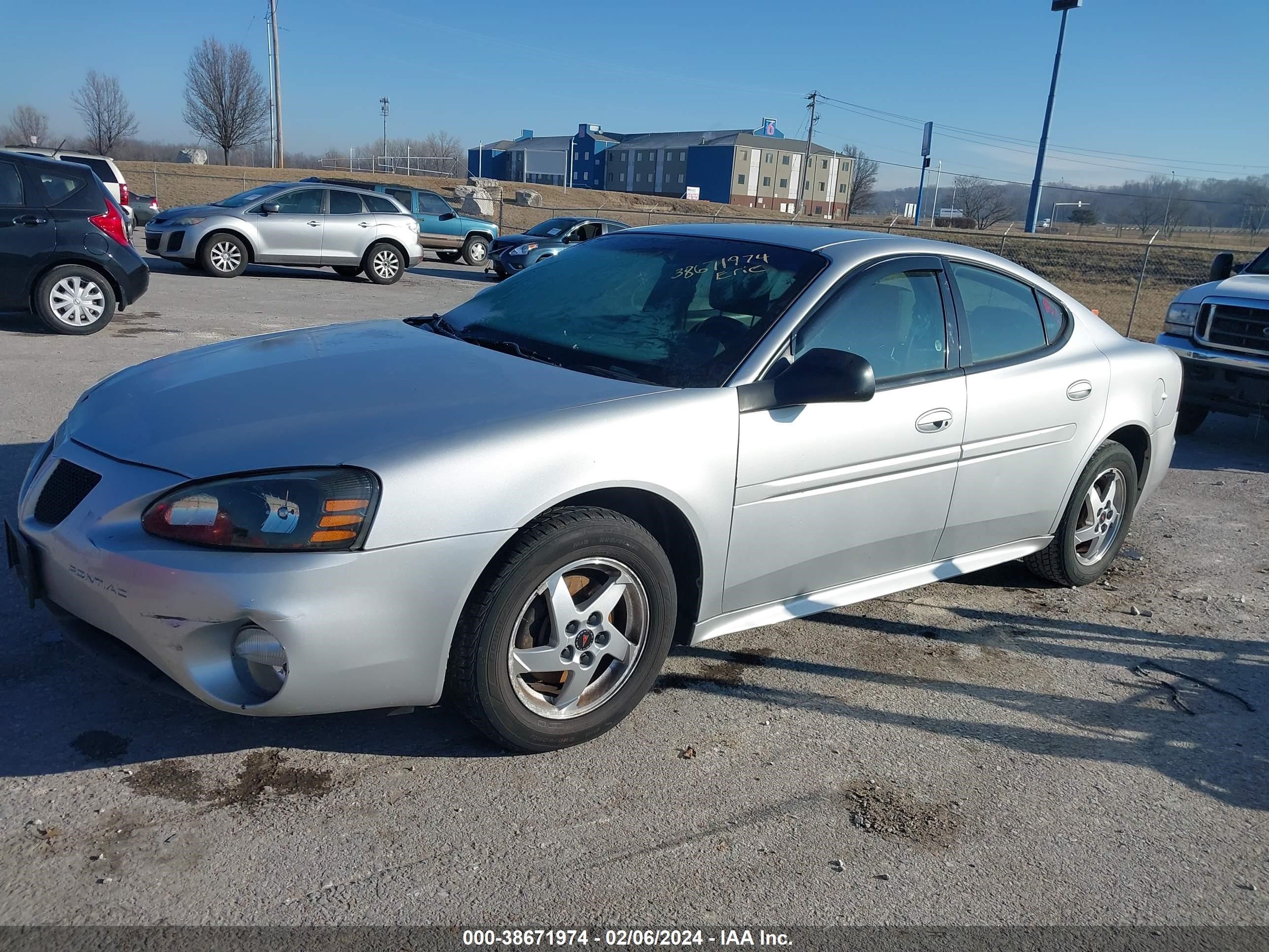 Photo 1 VIN: 2G2WP522641124466 - PONTIAC GRAND PRIX 