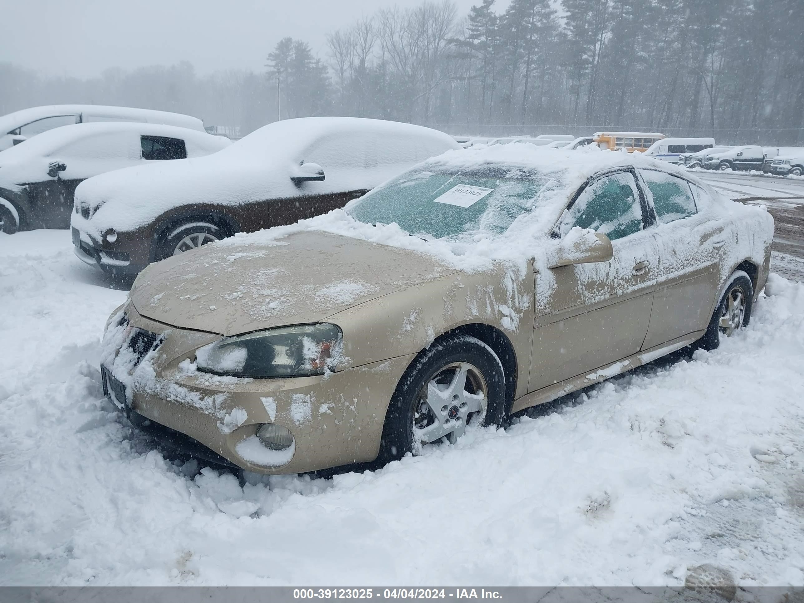 Photo 1 VIN: 2G2WP522741221904 - PONTIAC GRAND PRIX 