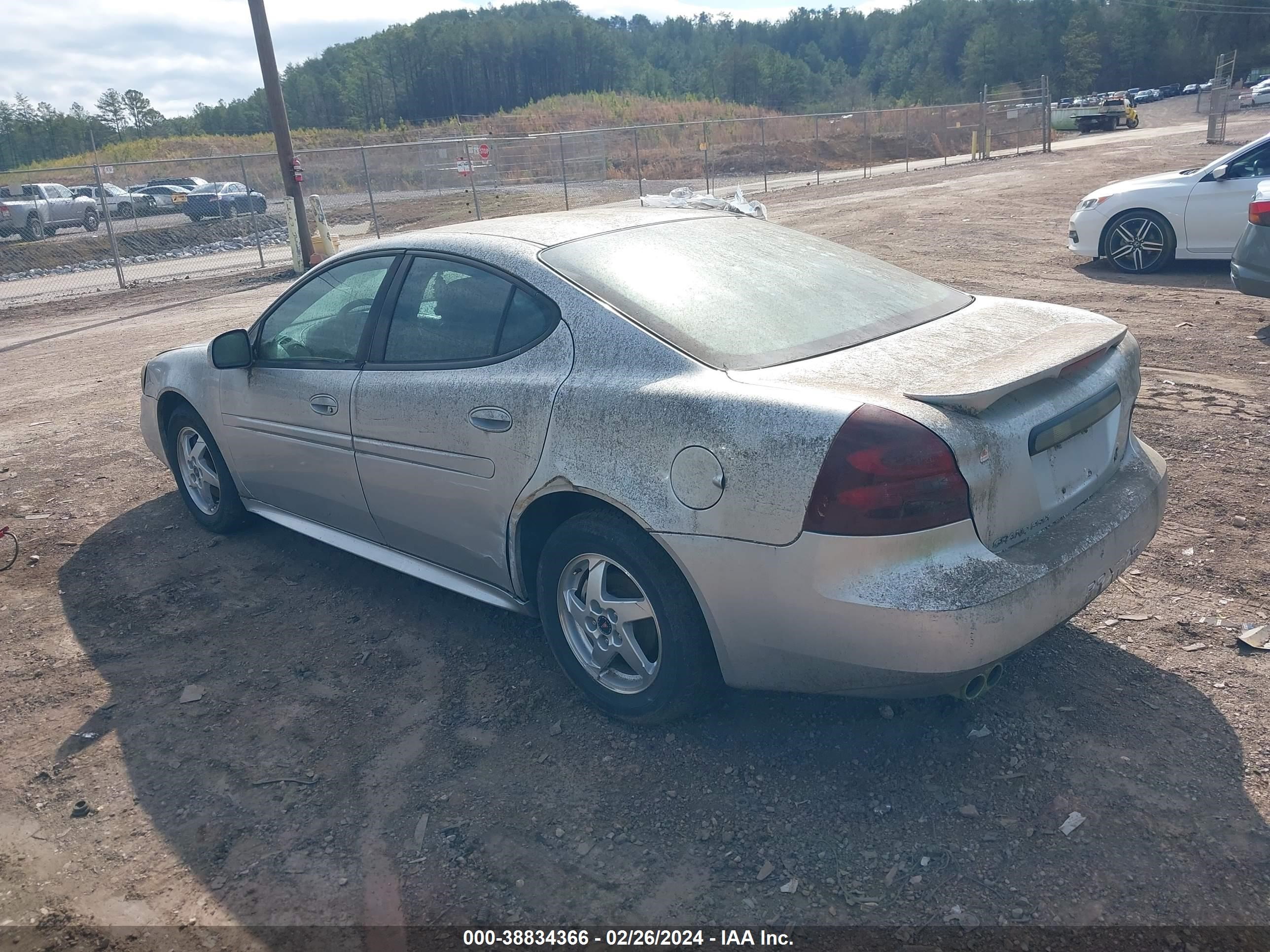 Photo 2 VIN: 2G2WP522741315846 - PONTIAC GRAND PRIX 