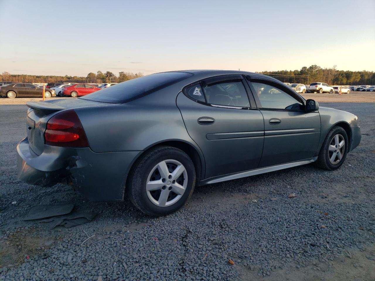 Photo 2 VIN: 2G2WP542151179440 - PONTIAC GRAND PRIX 