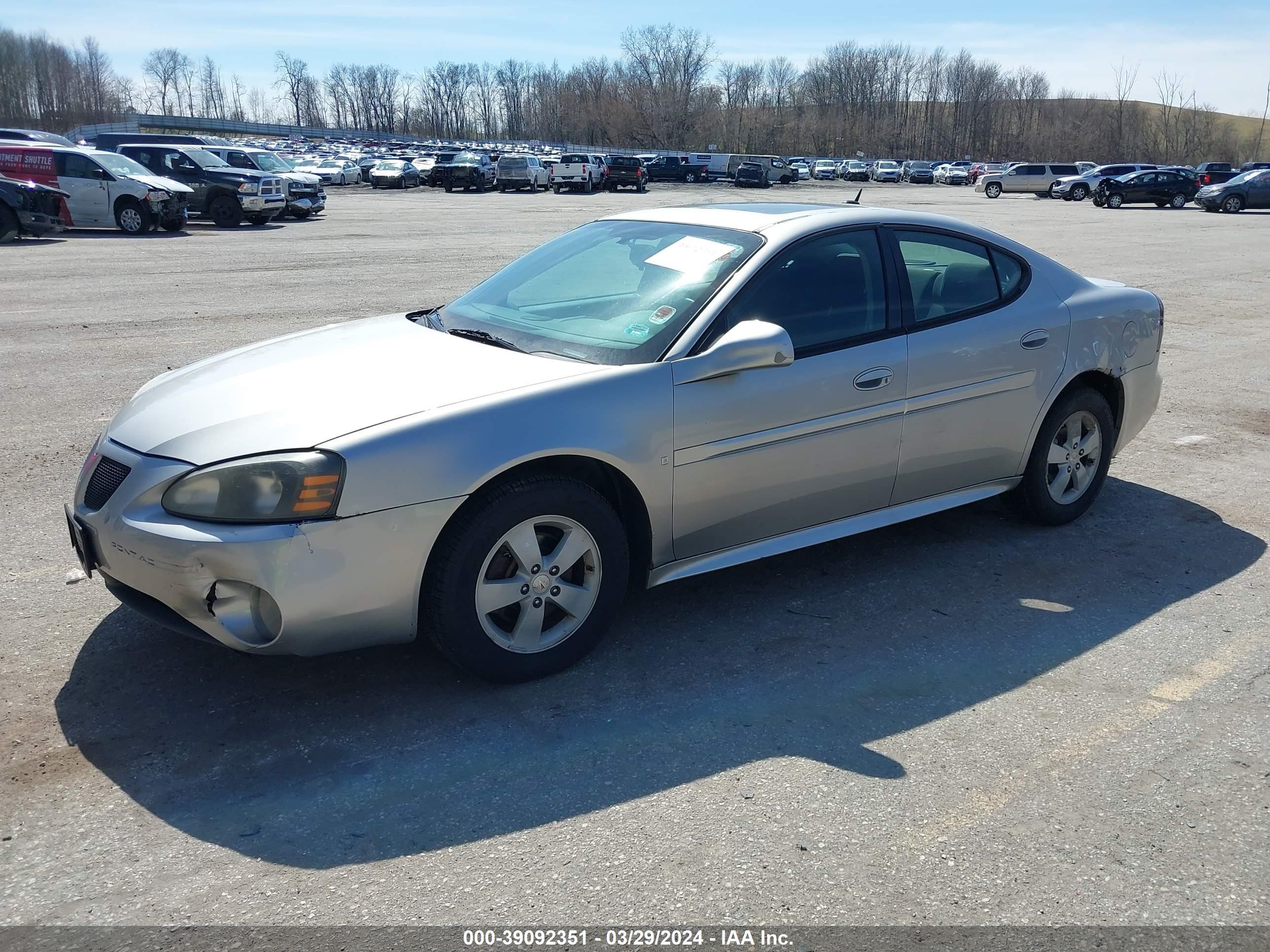 Photo 1 VIN: 2G2WP552071158483 - PONTIAC GRAND PRIX 