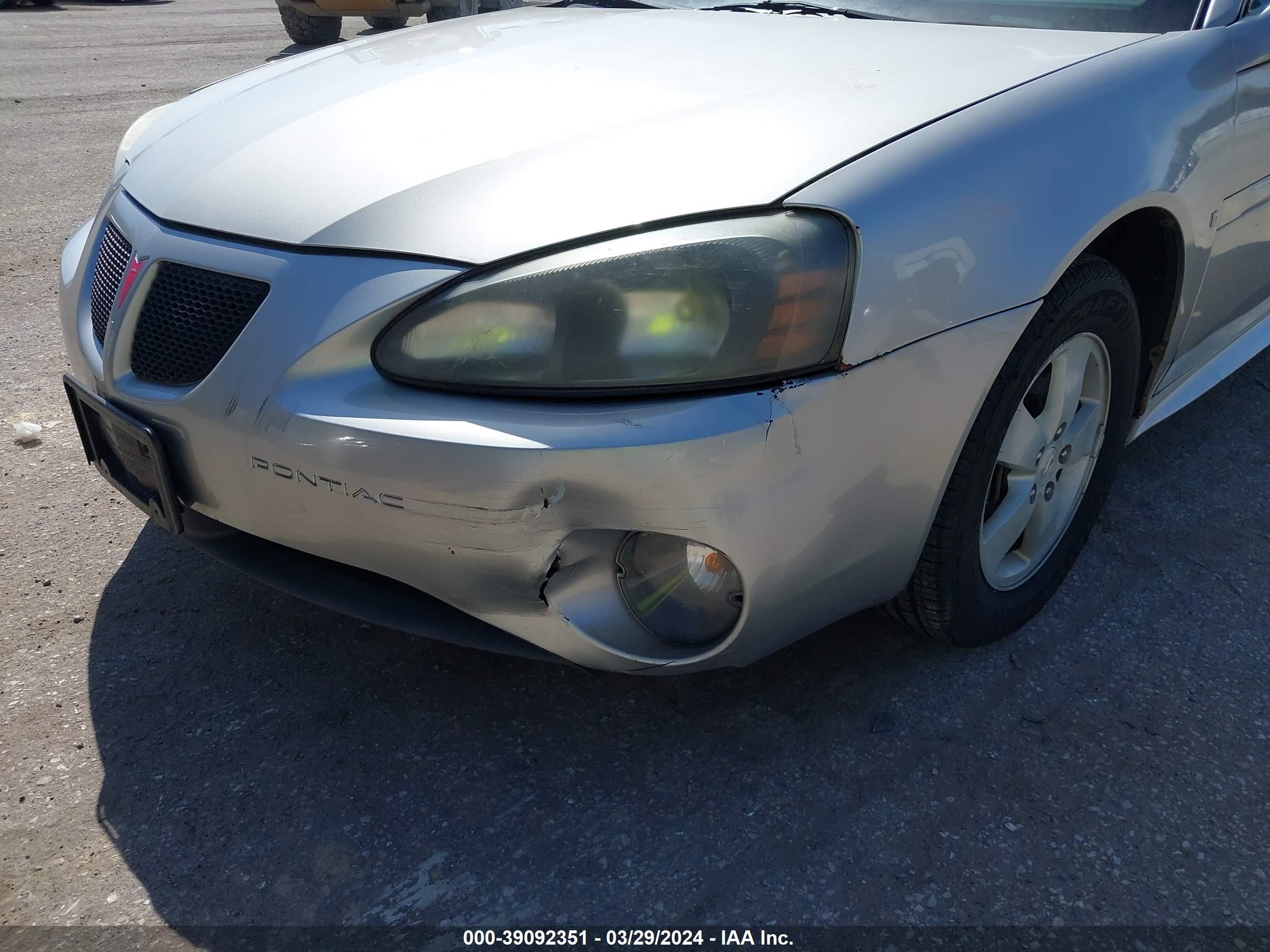 Photo 11 VIN: 2G2WP552071158483 - PONTIAC GRAND PRIX 