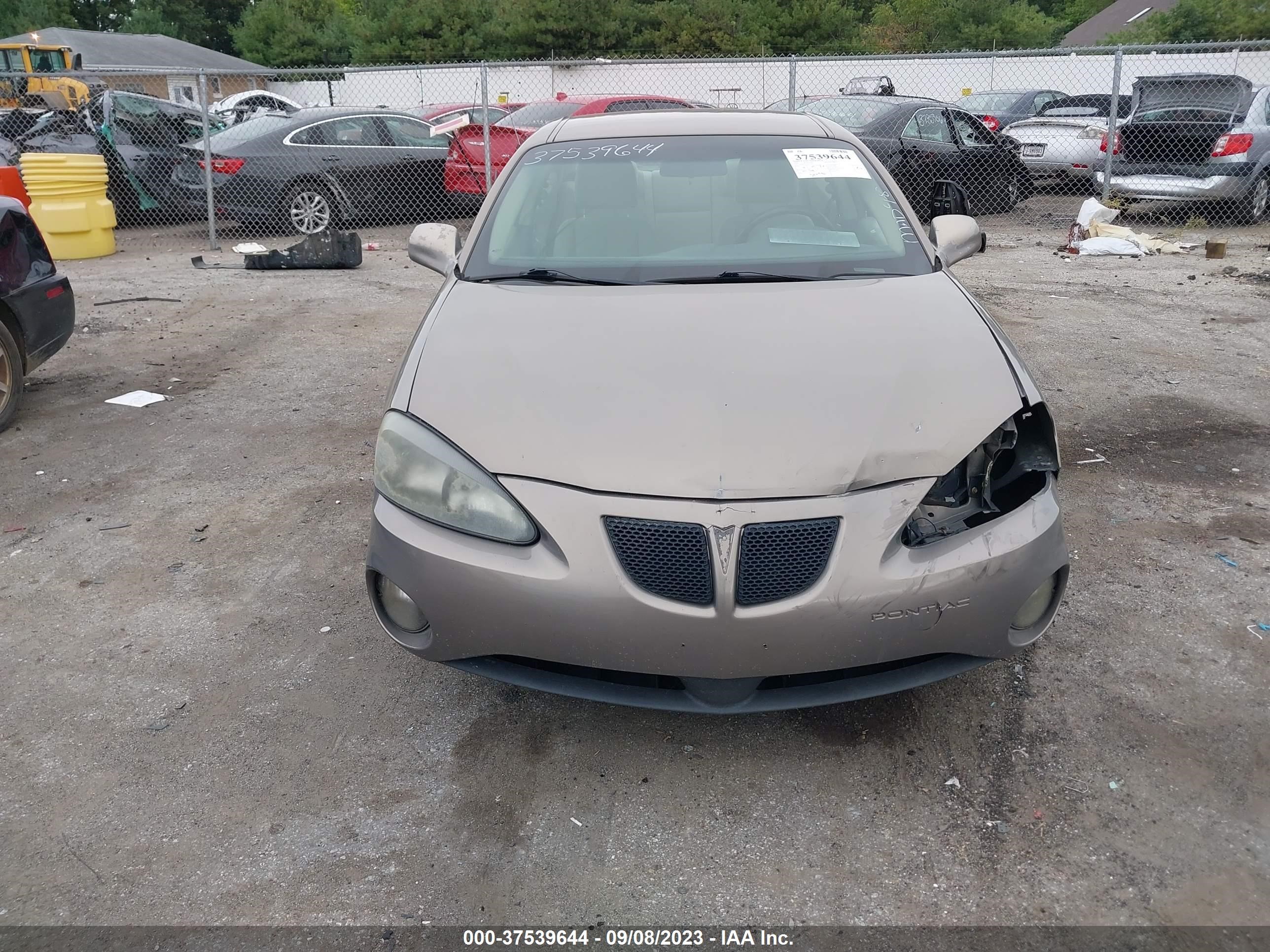 Photo 11 VIN: 2G2WP552161130450 - PONTIAC GRAND PRIX 