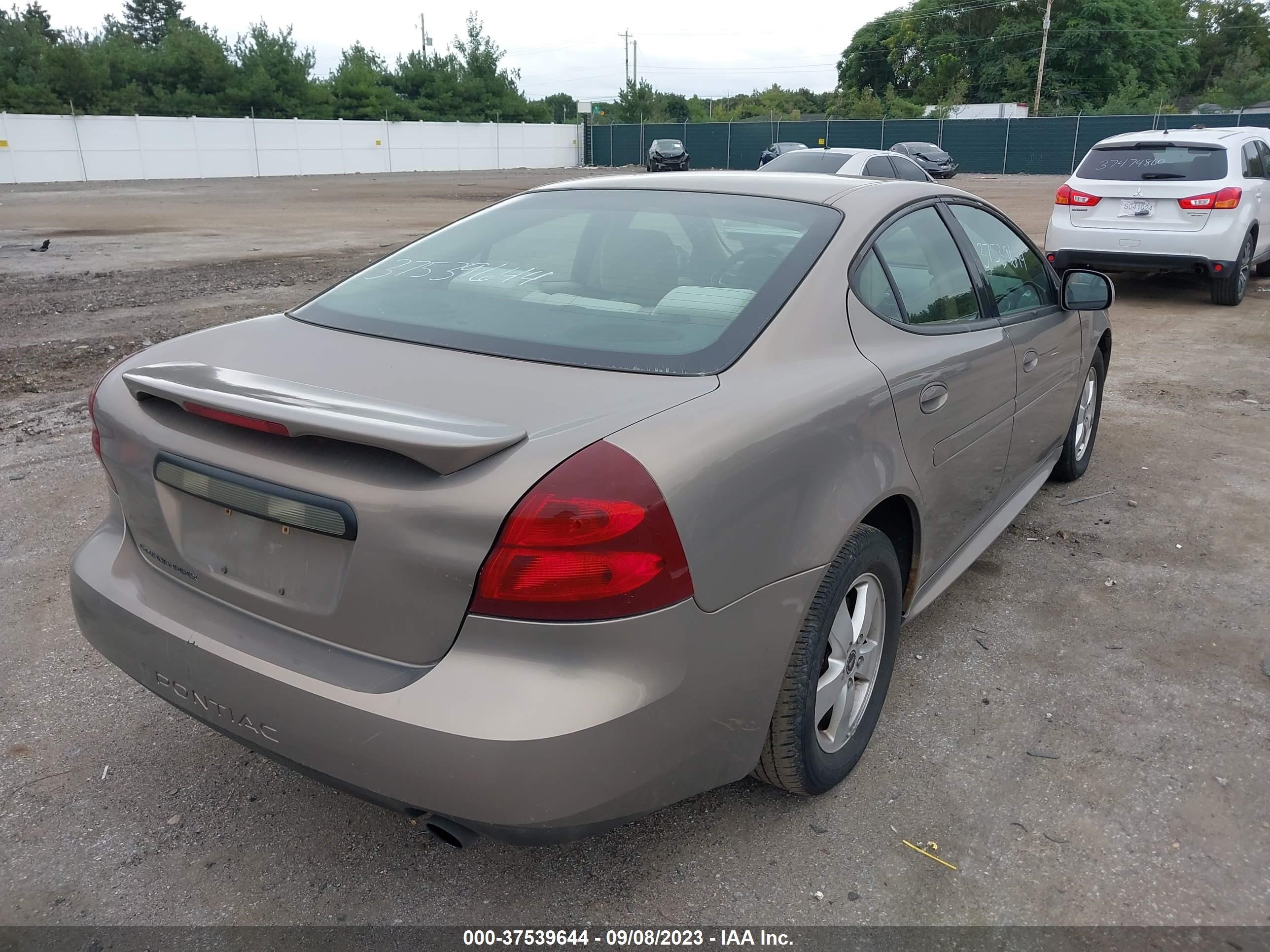 Photo 3 VIN: 2G2WP552161130450 - PONTIAC GRAND PRIX 