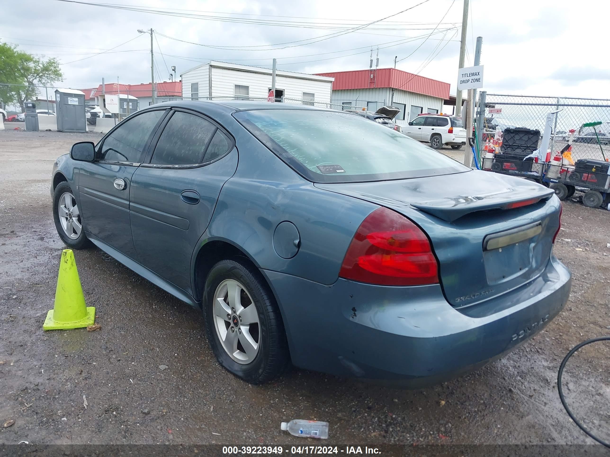 Photo 2 VIN: 2G2WP552161176702 - PONTIAC GRAND PRIX 