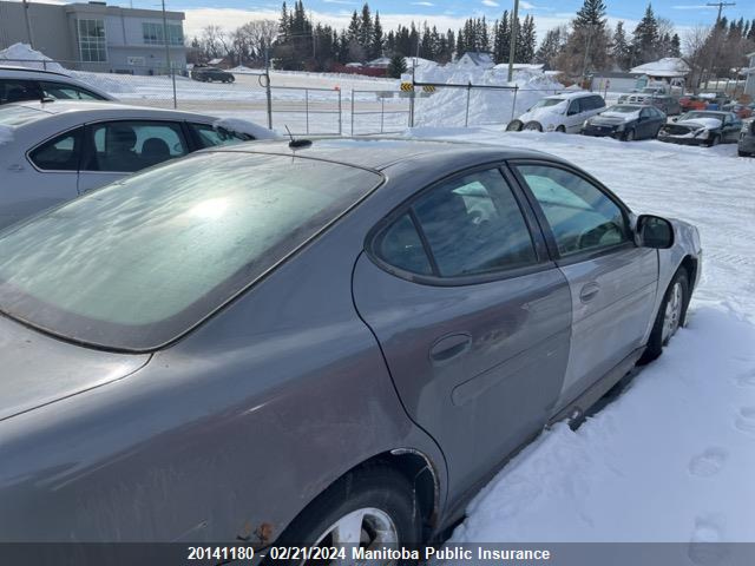 Photo 3 VIN: 2G2WP552181173205 - PONTIAC GRAND PRIX 