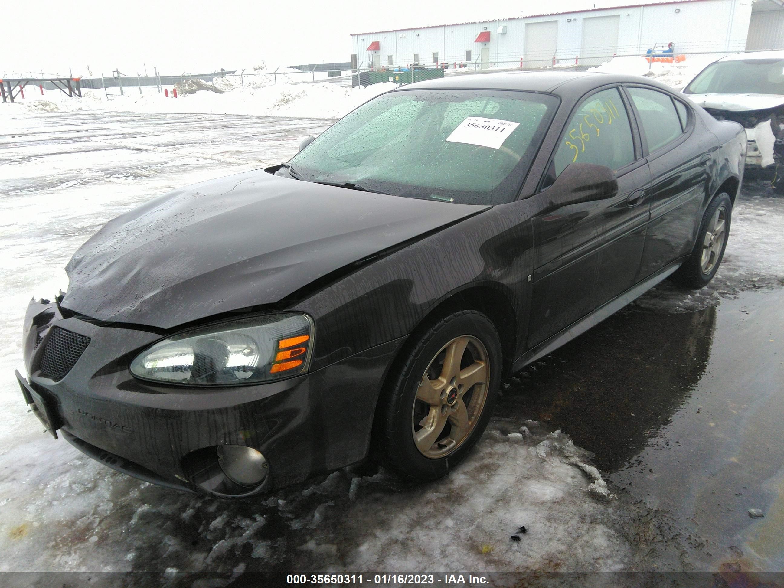 Photo 1 VIN: 2G2WP552181183703 - PONTIAC GRAND PRIX 