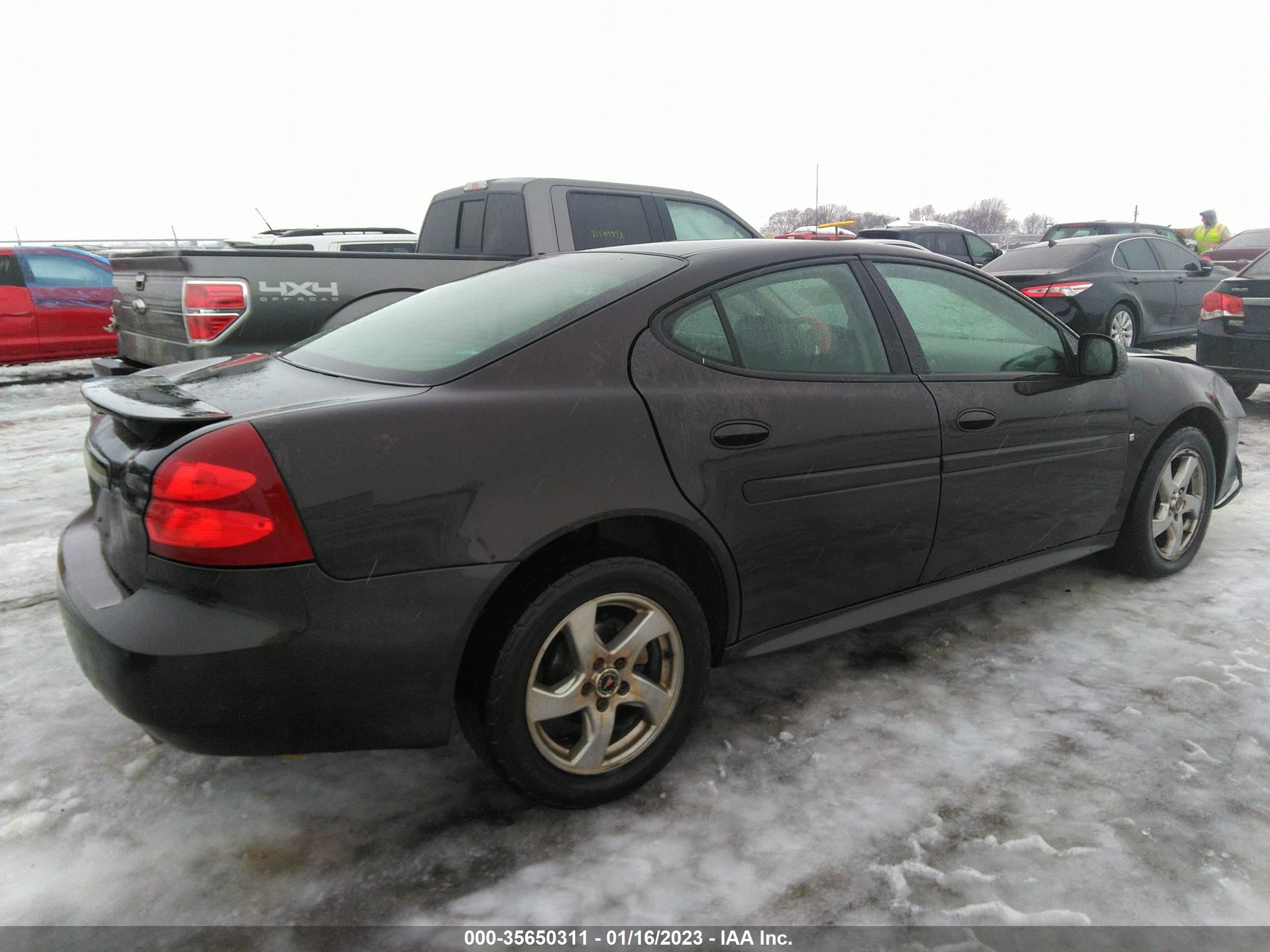 Photo 3 VIN: 2G2WP552181183703 - PONTIAC GRAND PRIX 