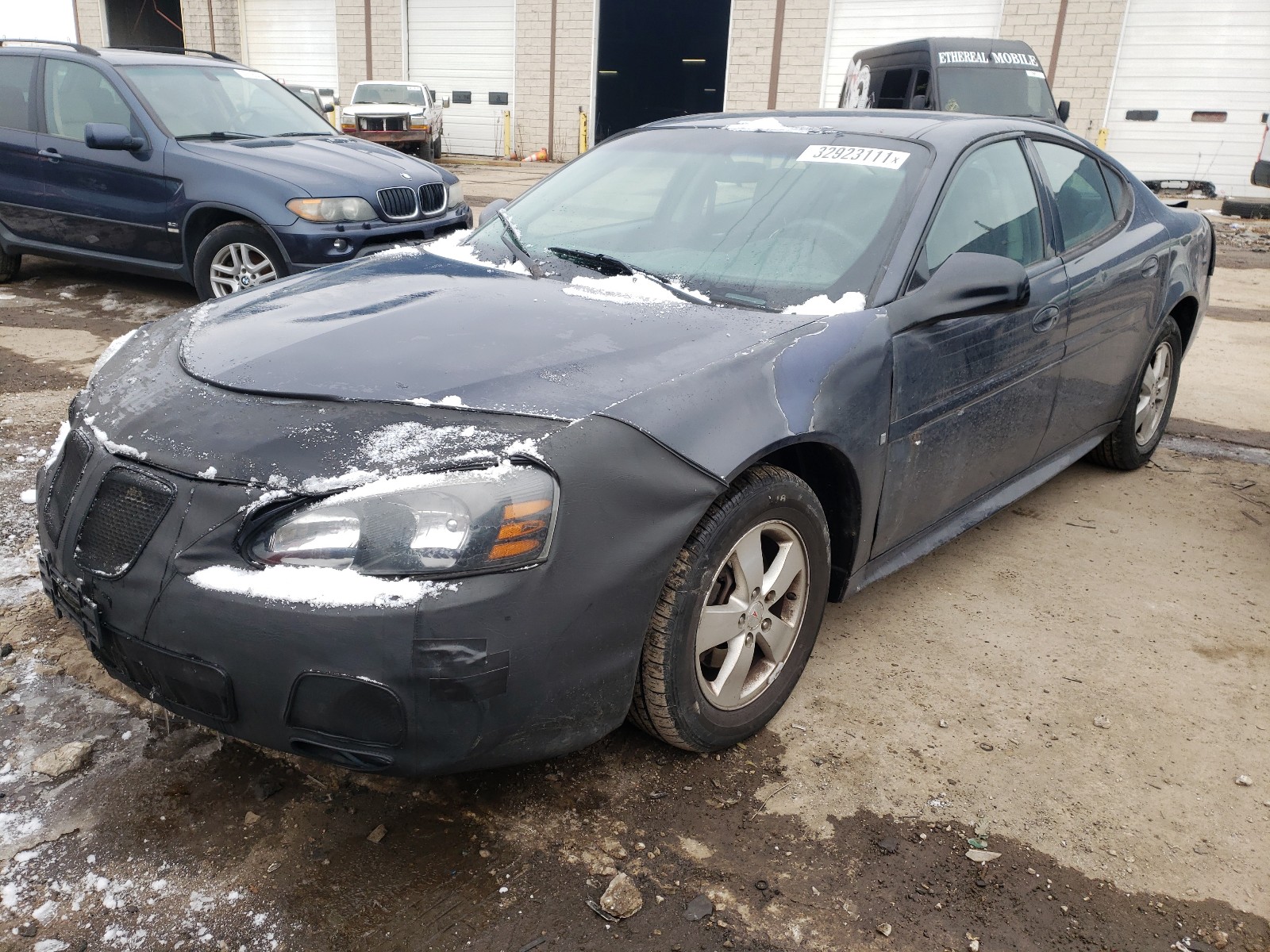 Photo 1 VIN: 2G2WP552181193339 - PONTIAC GRAND PRIX 