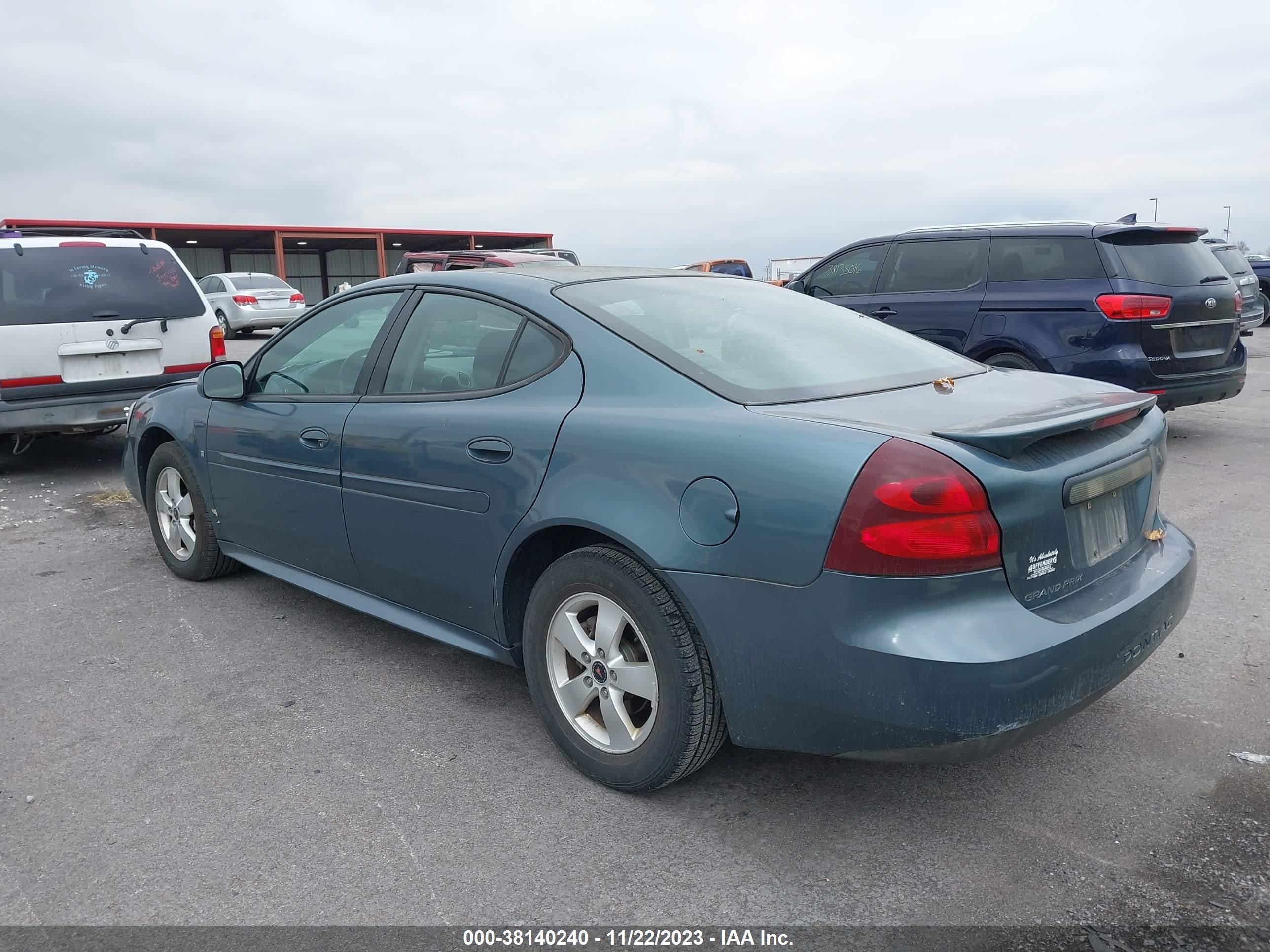 Photo 2 VIN: 2G2WP552261112376 - PONTIAC GRAND PRIX 