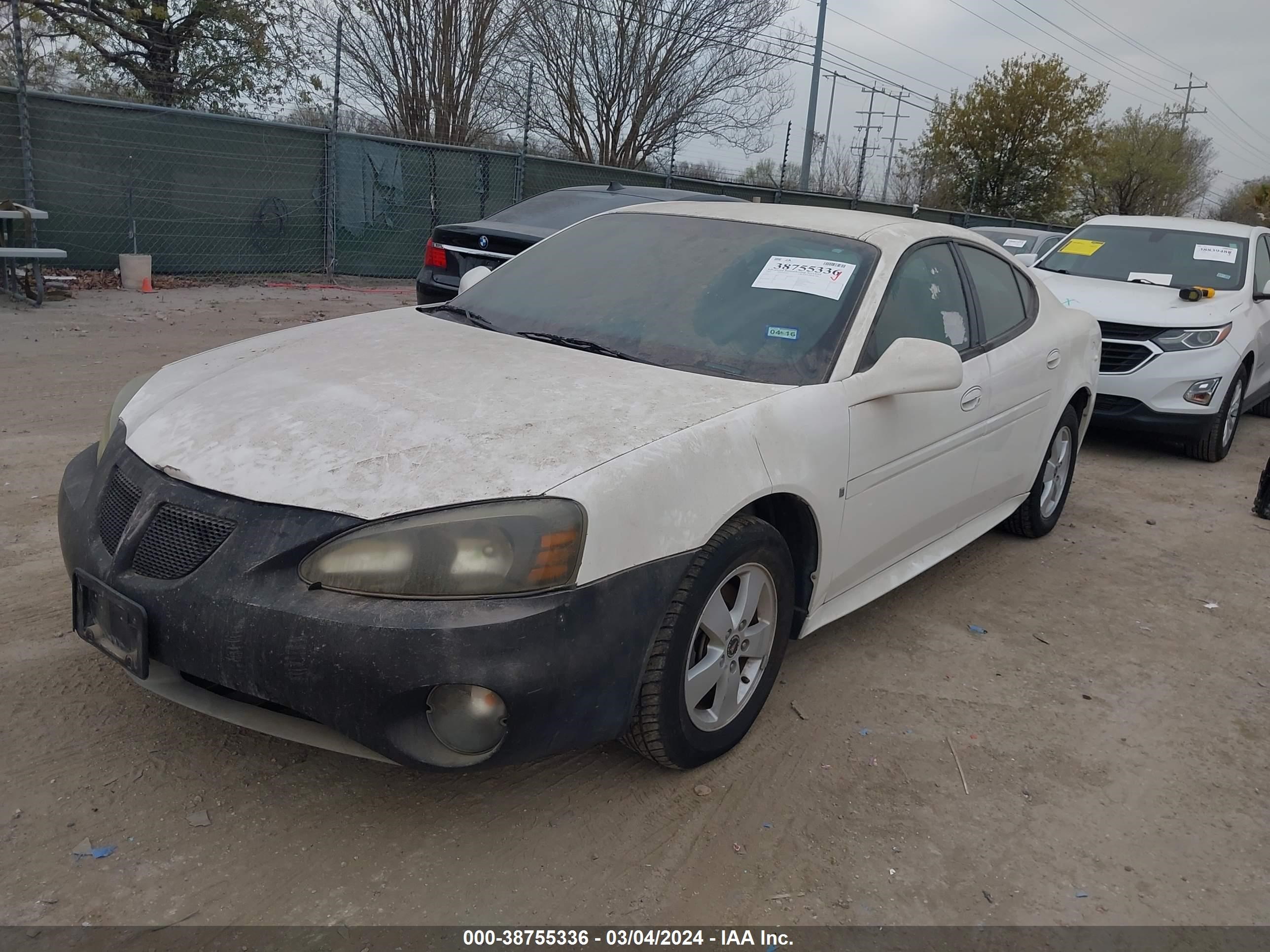 Photo 1 VIN: 2G2WP552261280647 - PONTIAC GRAND PRIX 