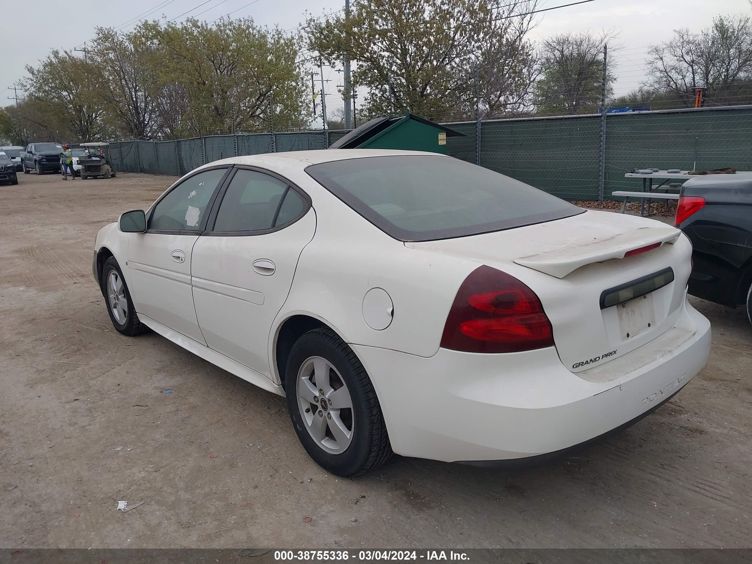 Photo 2 VIN: 2G2WP552261280647 - PONTIAC GRAND PRIX 