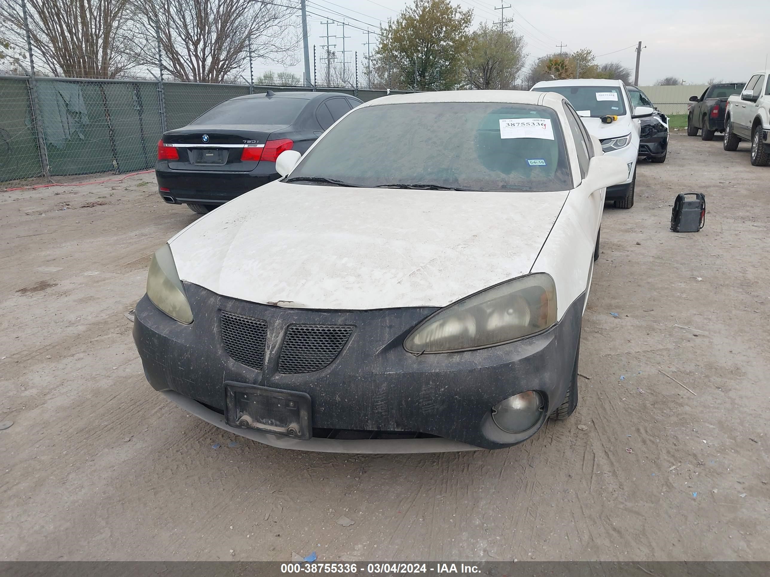 Photo 5 VIN: 2G2WP552261280647 - PONTIAC GRAND PRIX 