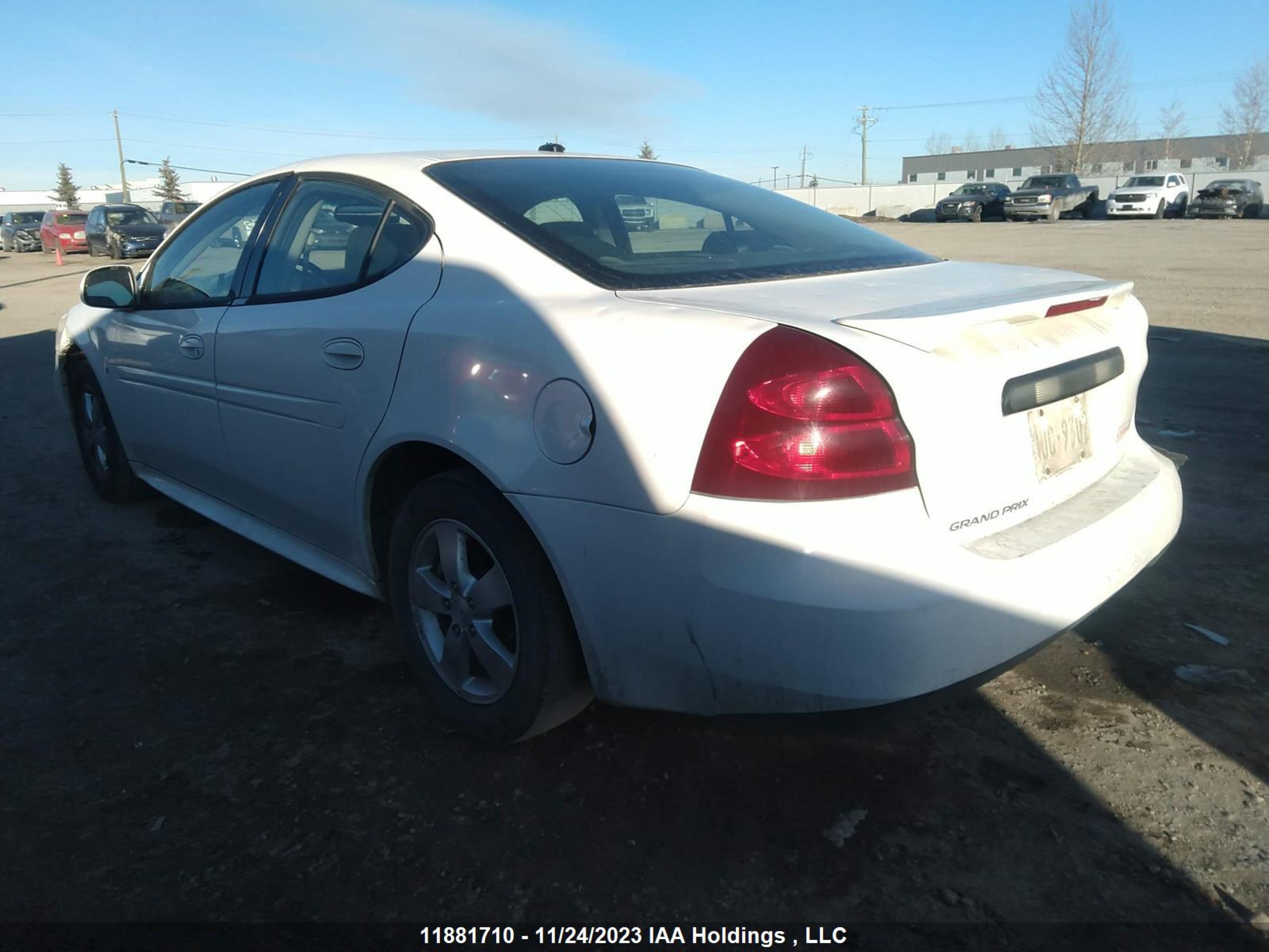 Photo 2 VIN: 2G2WP552271137697 - PONTIAC GRAND PRIX 