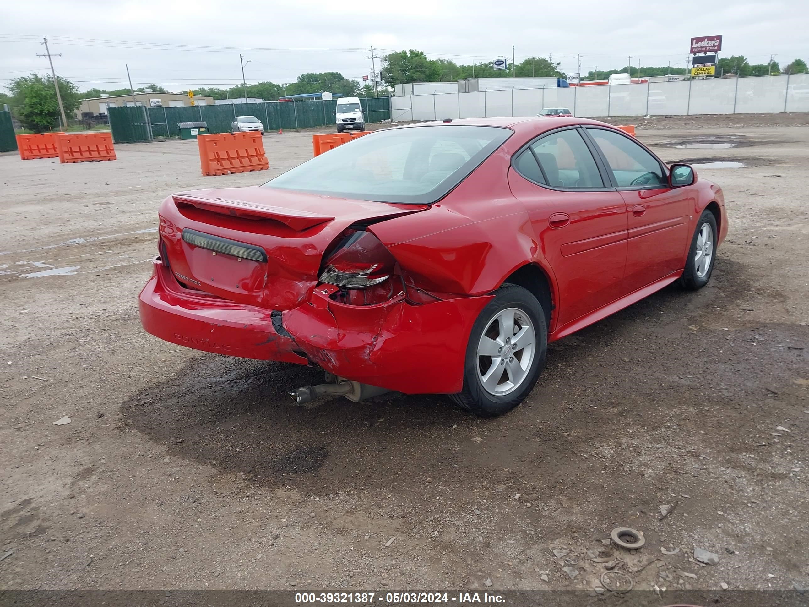 Photo 3 VIN: 2G2WP552281140021 - PONTIAC GRAND PRIX 