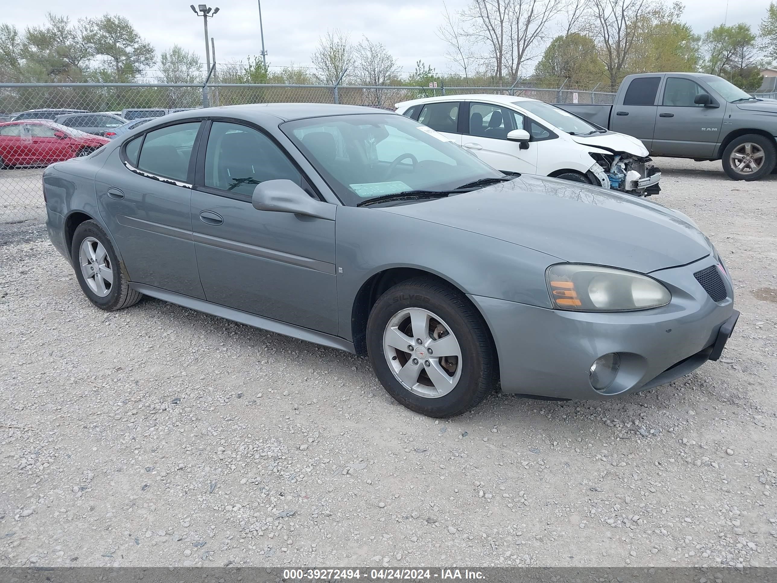 Photo 0 VIN: 2G2WP552281190837 - PONTIAC GRAND PRIX 