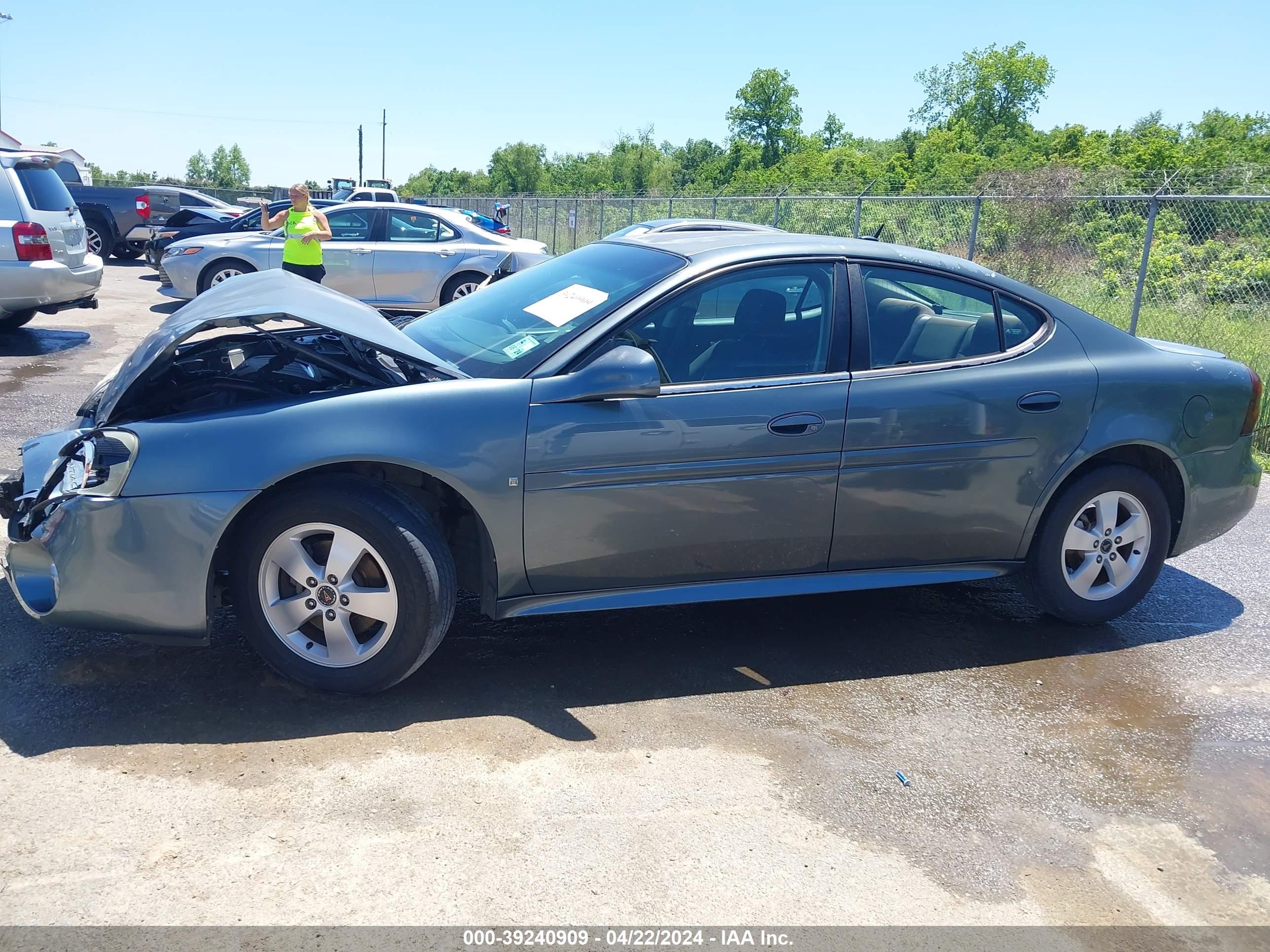 Photo 13 VIN: 2G2WP552361202118 - PONTIAC GRAND PRIX 