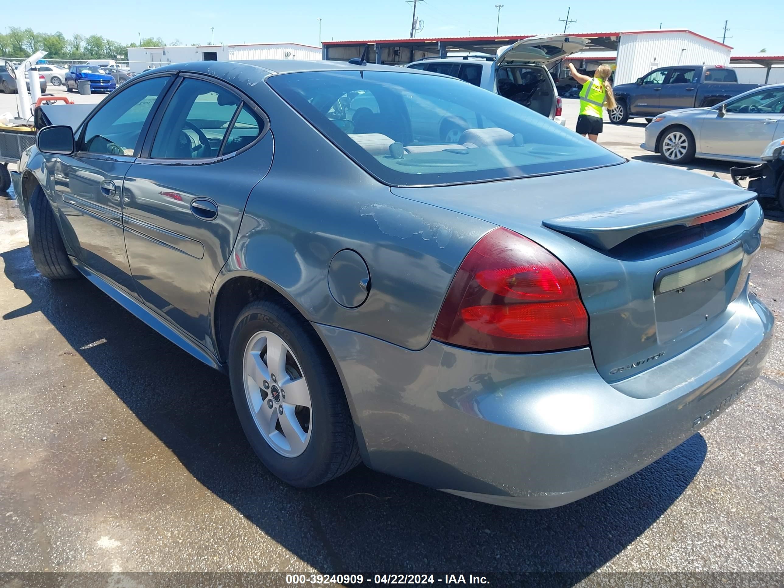 Photo 2 VIN: 2G2WP552361202118 - PONTIAC GRAND PRIX 