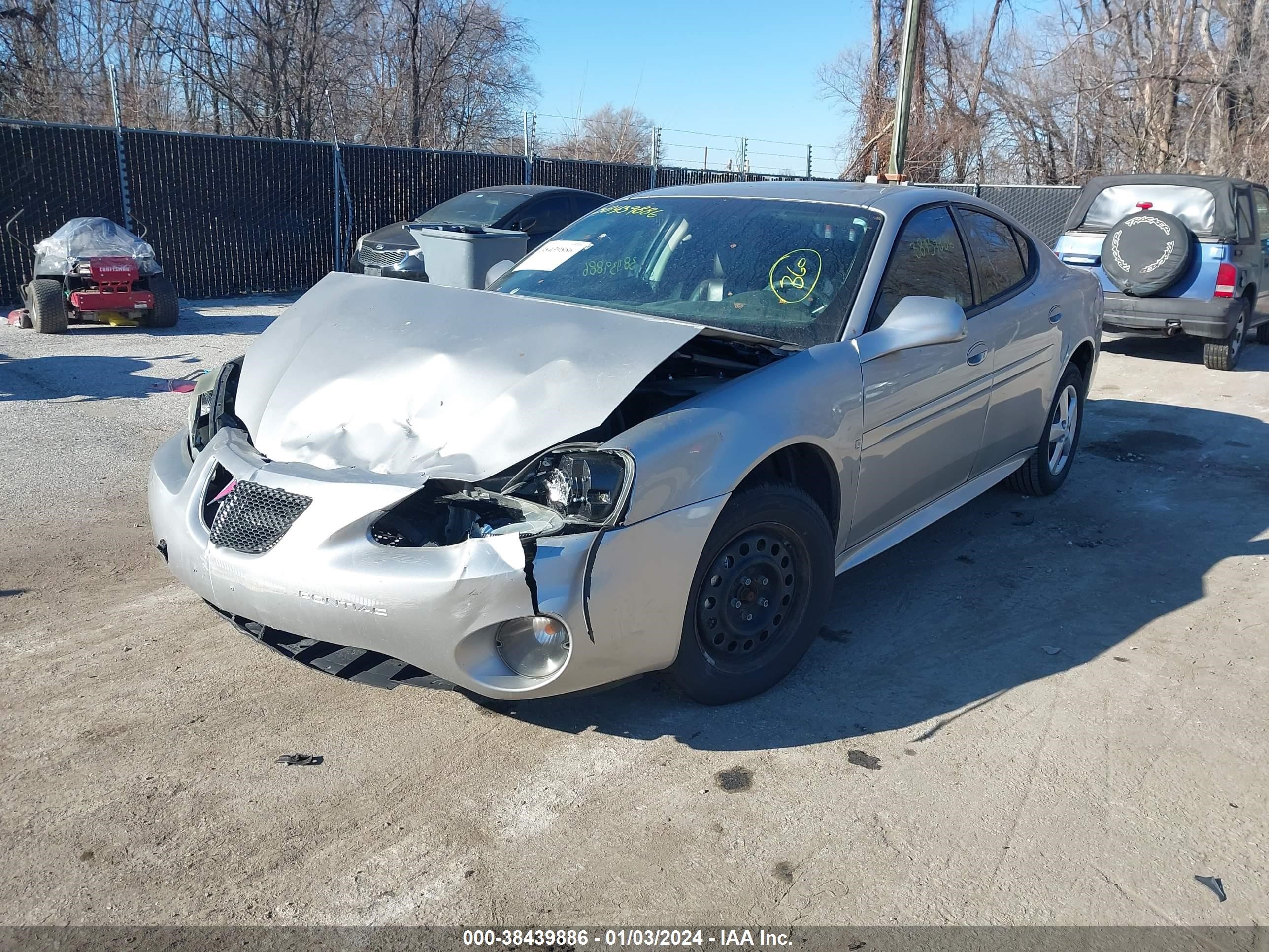 Photo 1 VIN: 2G2WP552371148675 - PONTIAC GRAND PRIX 