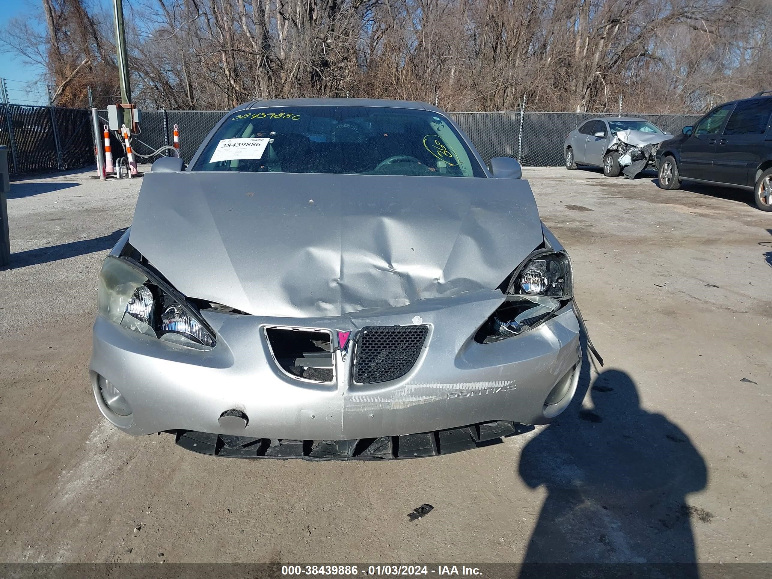 Photo 5 VIN: 2G2WP552371148675 - PONTIAC GRAND PRIX 