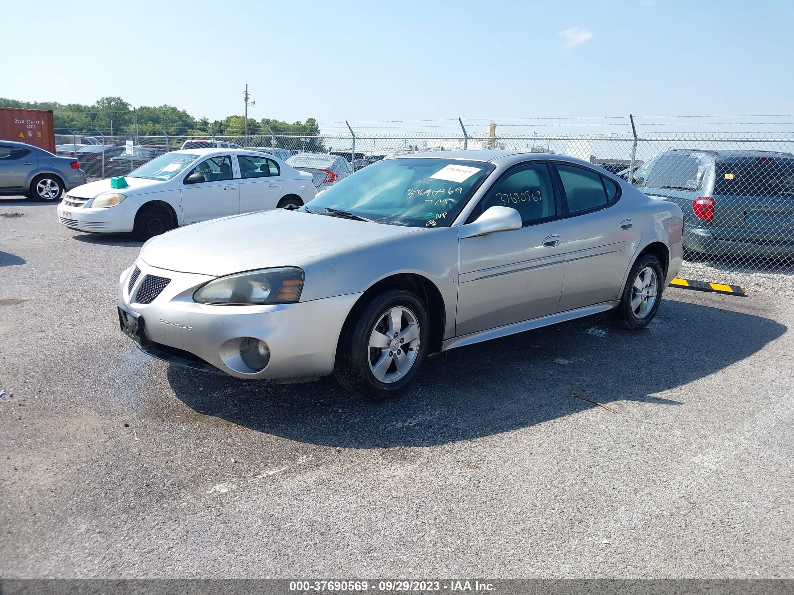 Photo 1 VIN: 2G2WP552371186598 - PONTIAC GRAND PRIX 