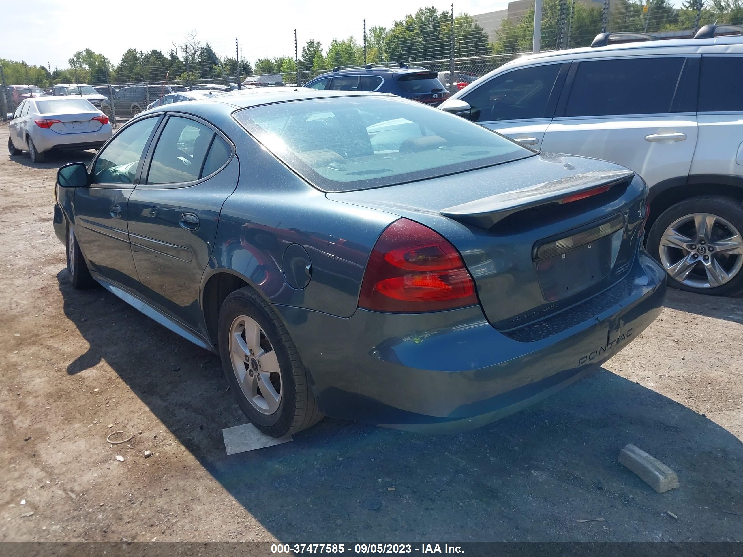 Photo 2 VIN: 2G2WP552461121273 - PONTIAC GRAND PRIX 