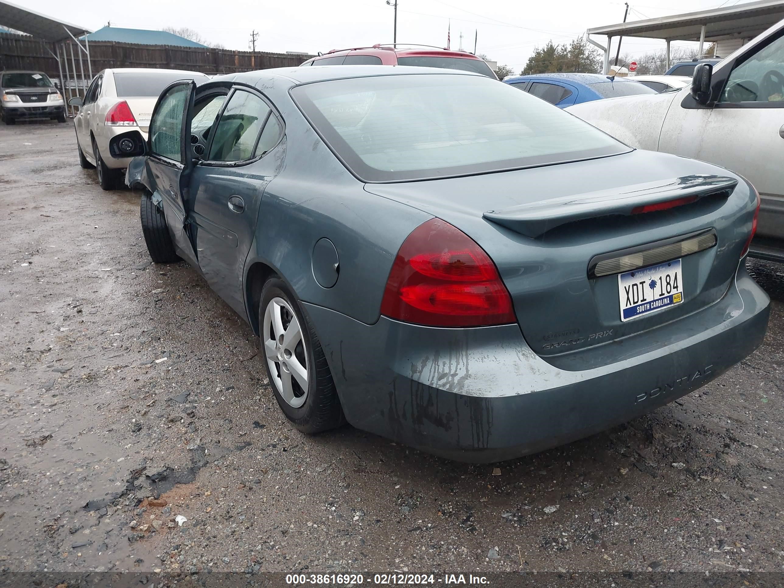 Photo 2 VIN: 2G2WP552471217261 - PONTIAC GRAND PRIX 