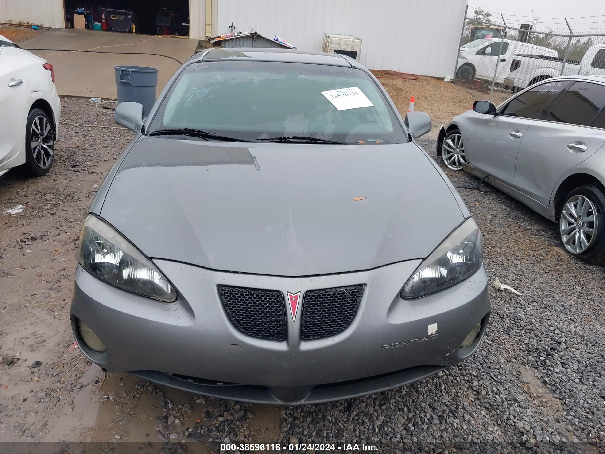 Photo 11 VIN: 2G2WP552471230253 - PONTIAC GRAND PRIX 