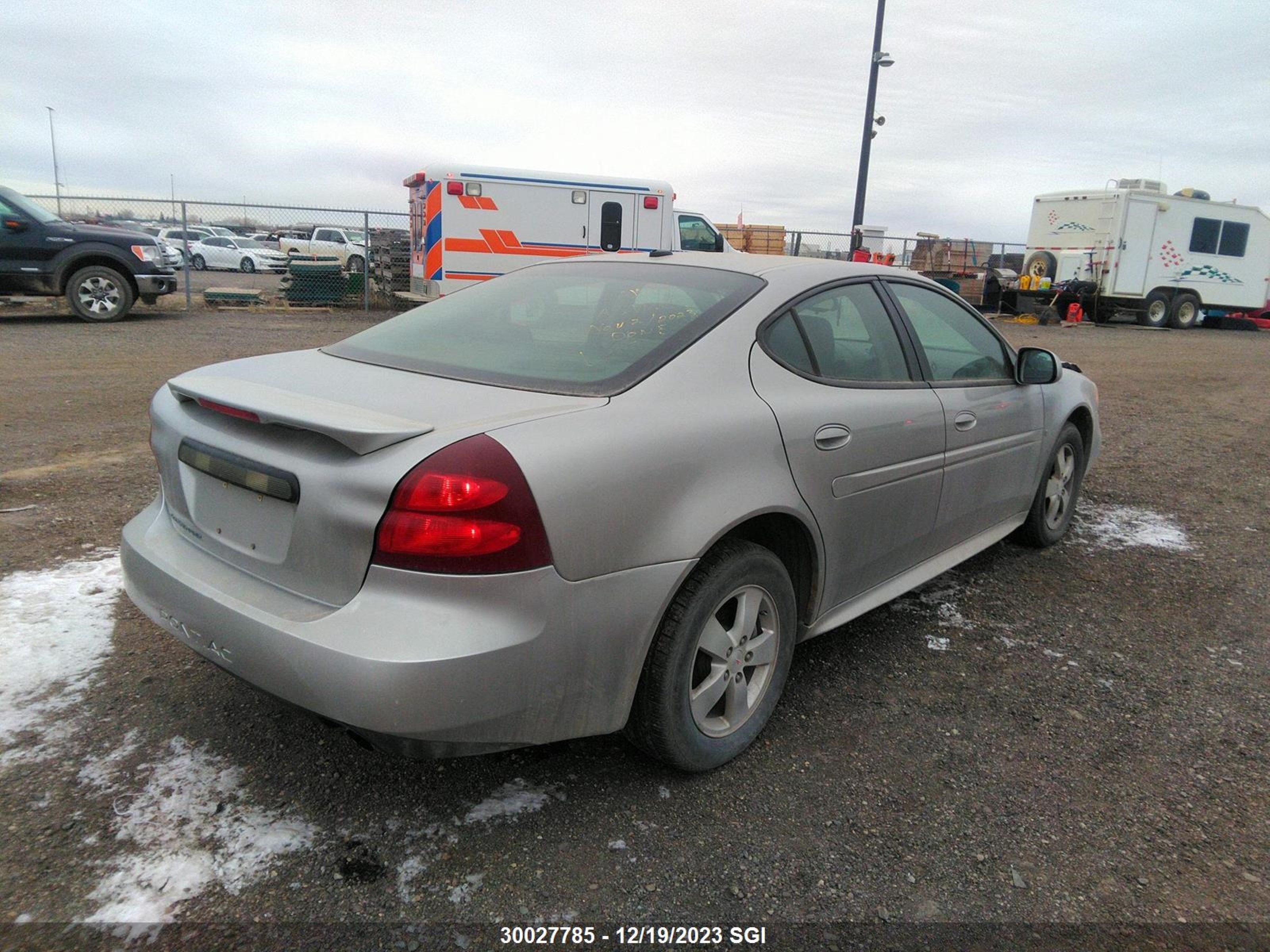 Photo 3 VIN: 2G2WP552471235436 - PONTIAC GRAND PRIX 